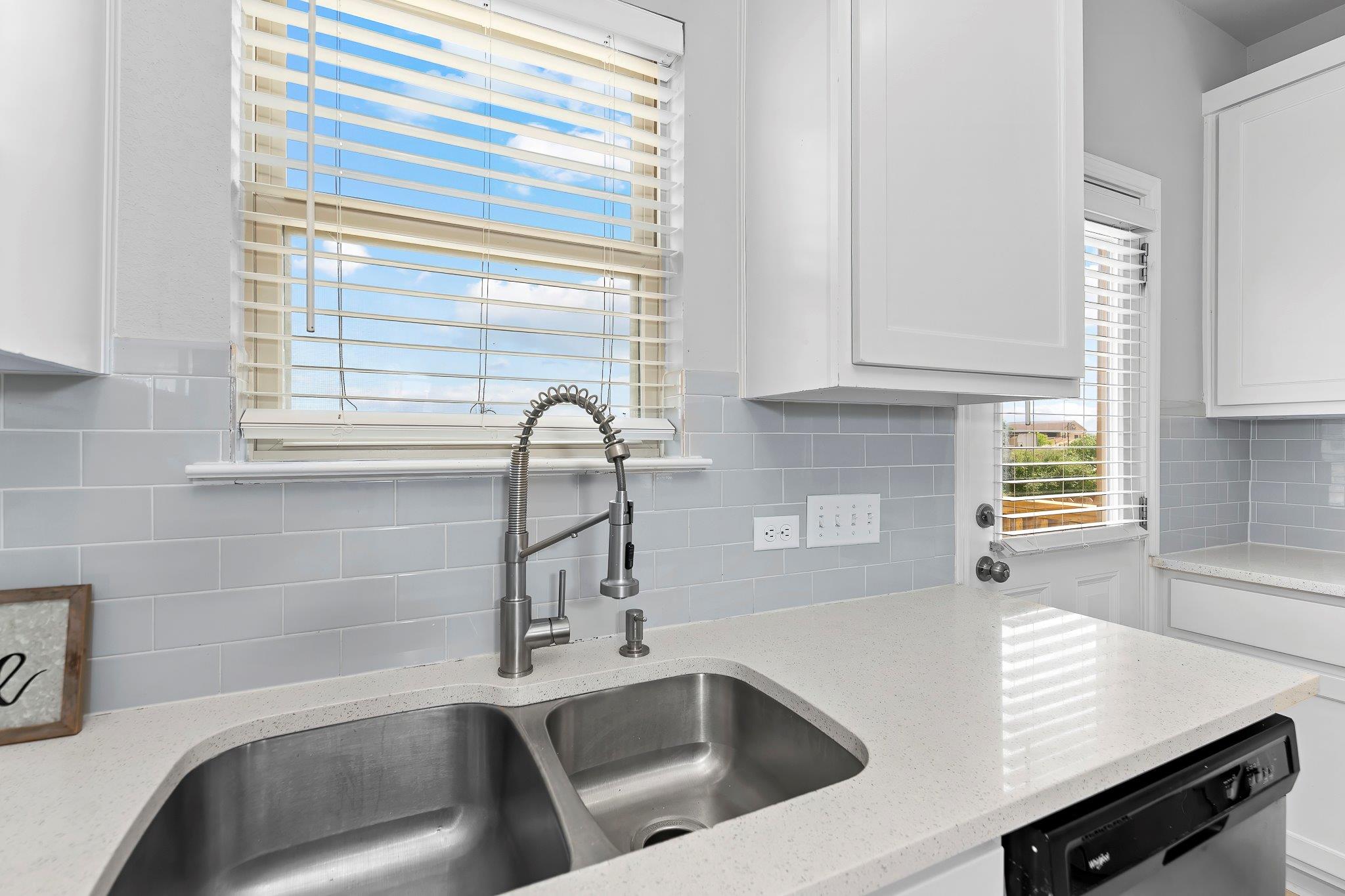 316 Ancellotta Way, Leander, TX 78641