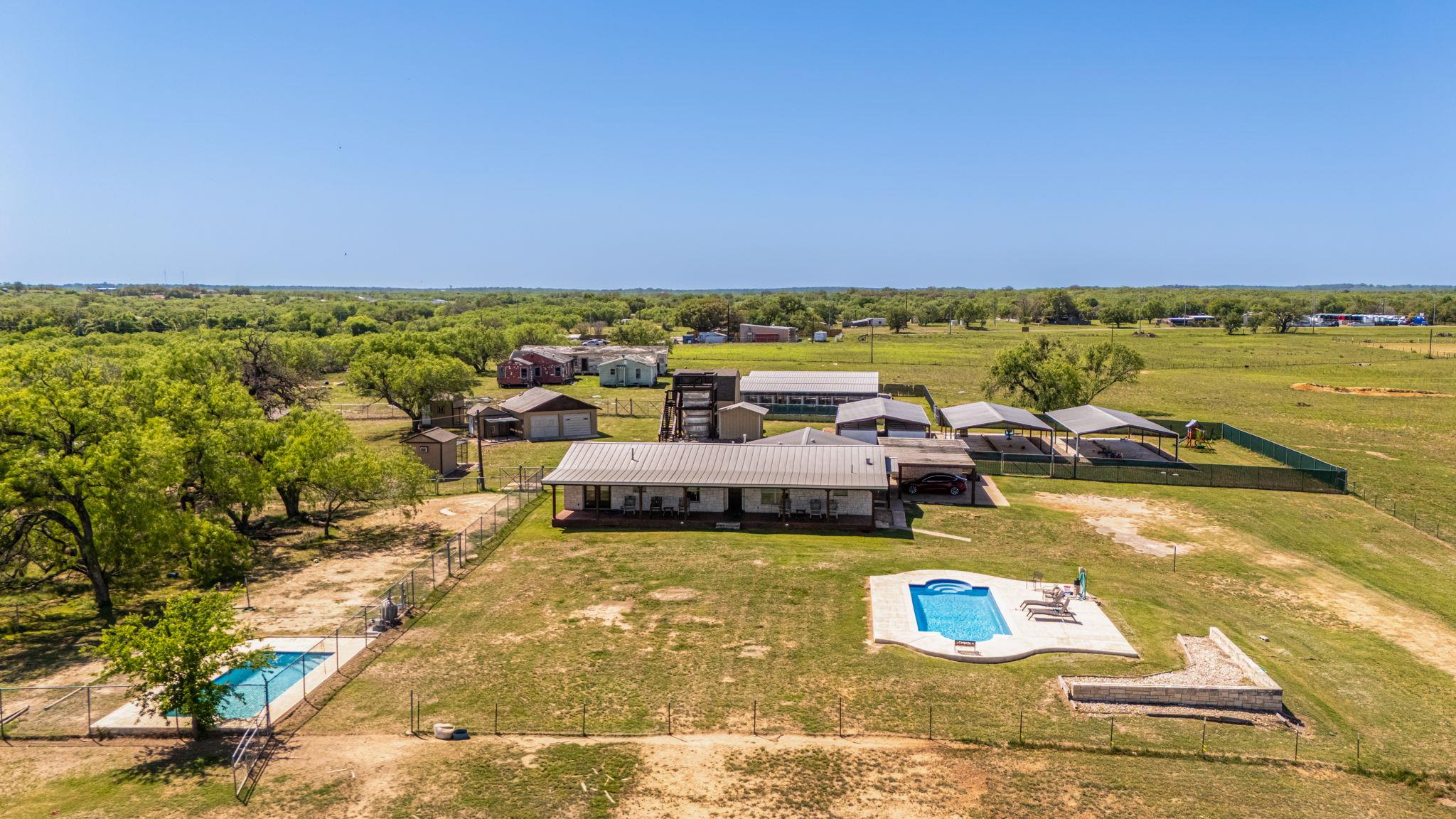 5800 Curran Dr, Von Ormy, TX 78073