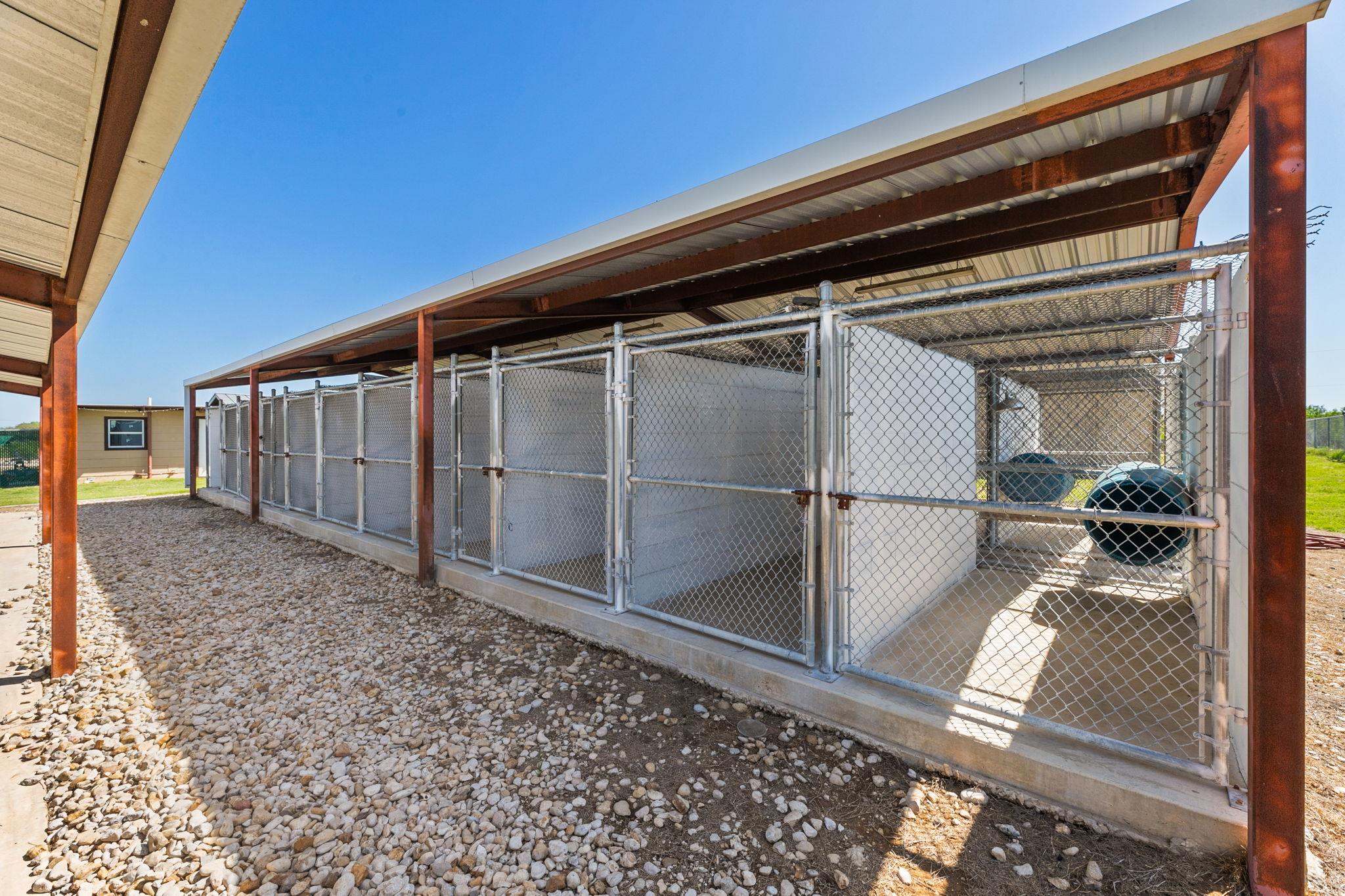 5800 Curran Dr, Von Ormy, TX 78073