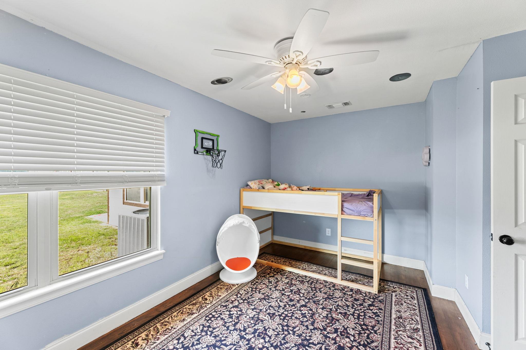 5800 Curran Dr, Von Ormy, TX 78073