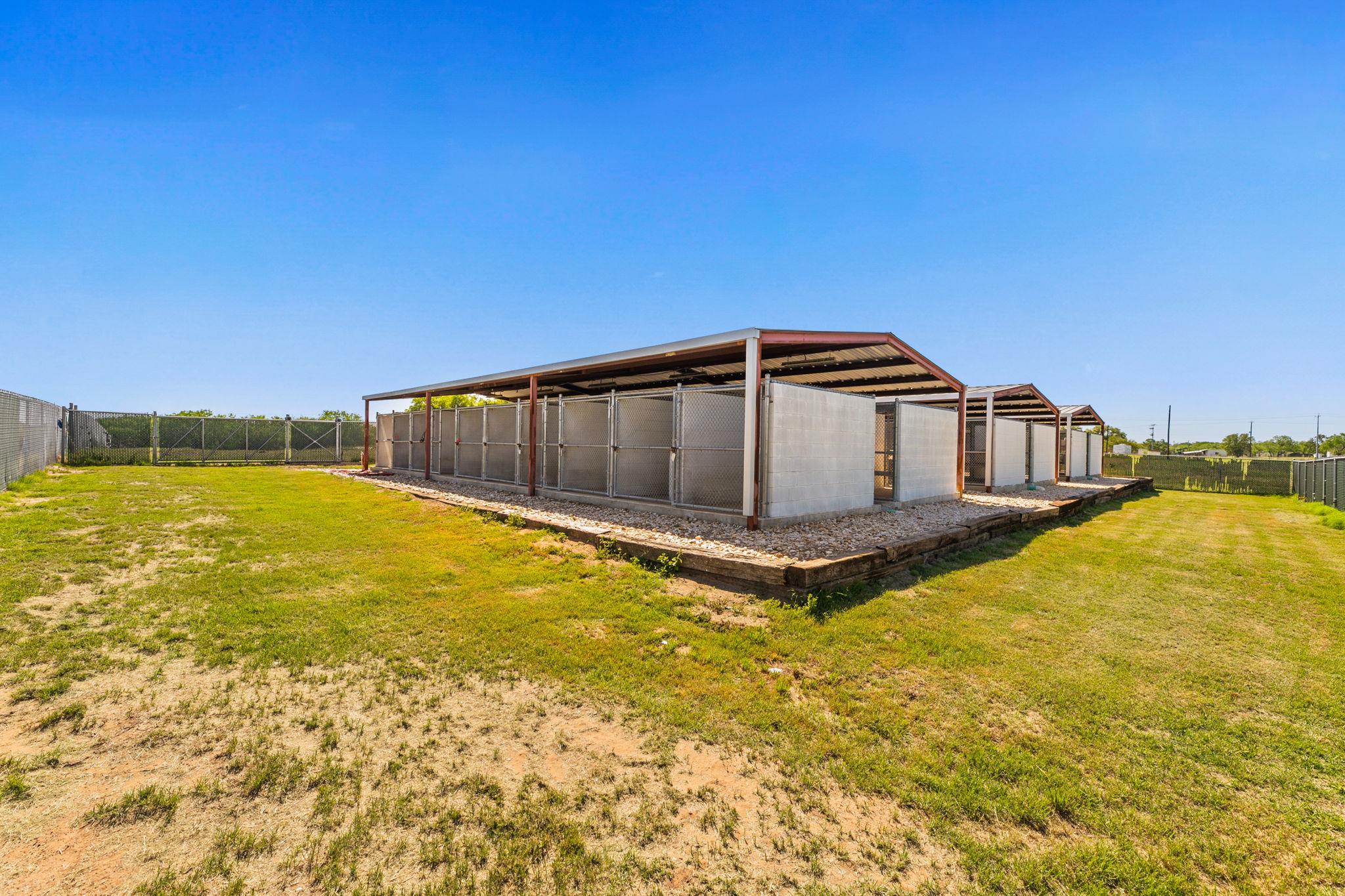 5800 Curran Dr, Von Ormy, TX 78073