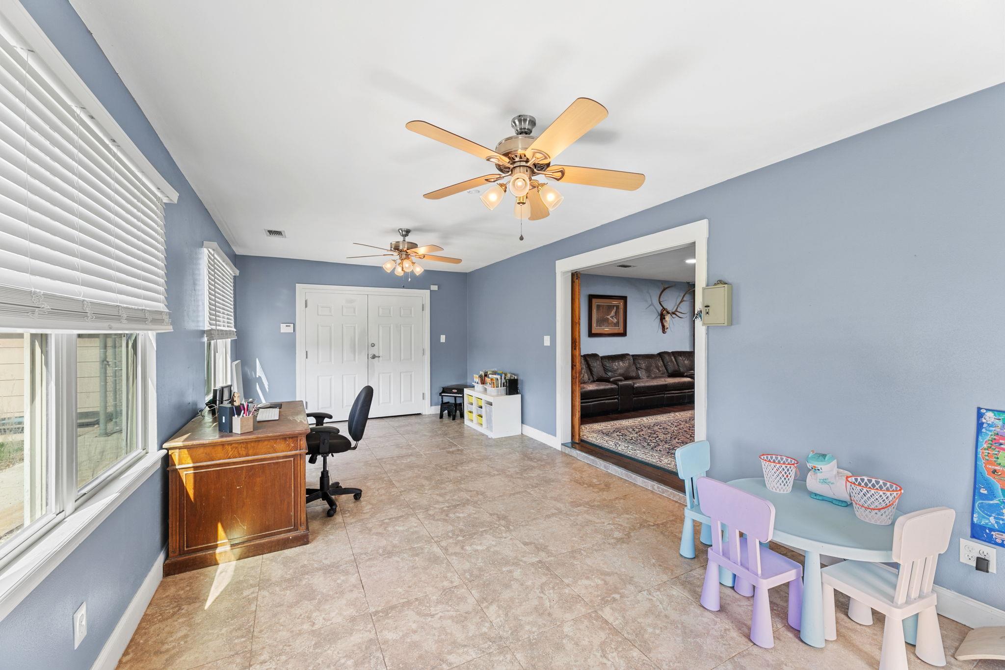 5800 Curran Dr, Von Ormy, TX 78073