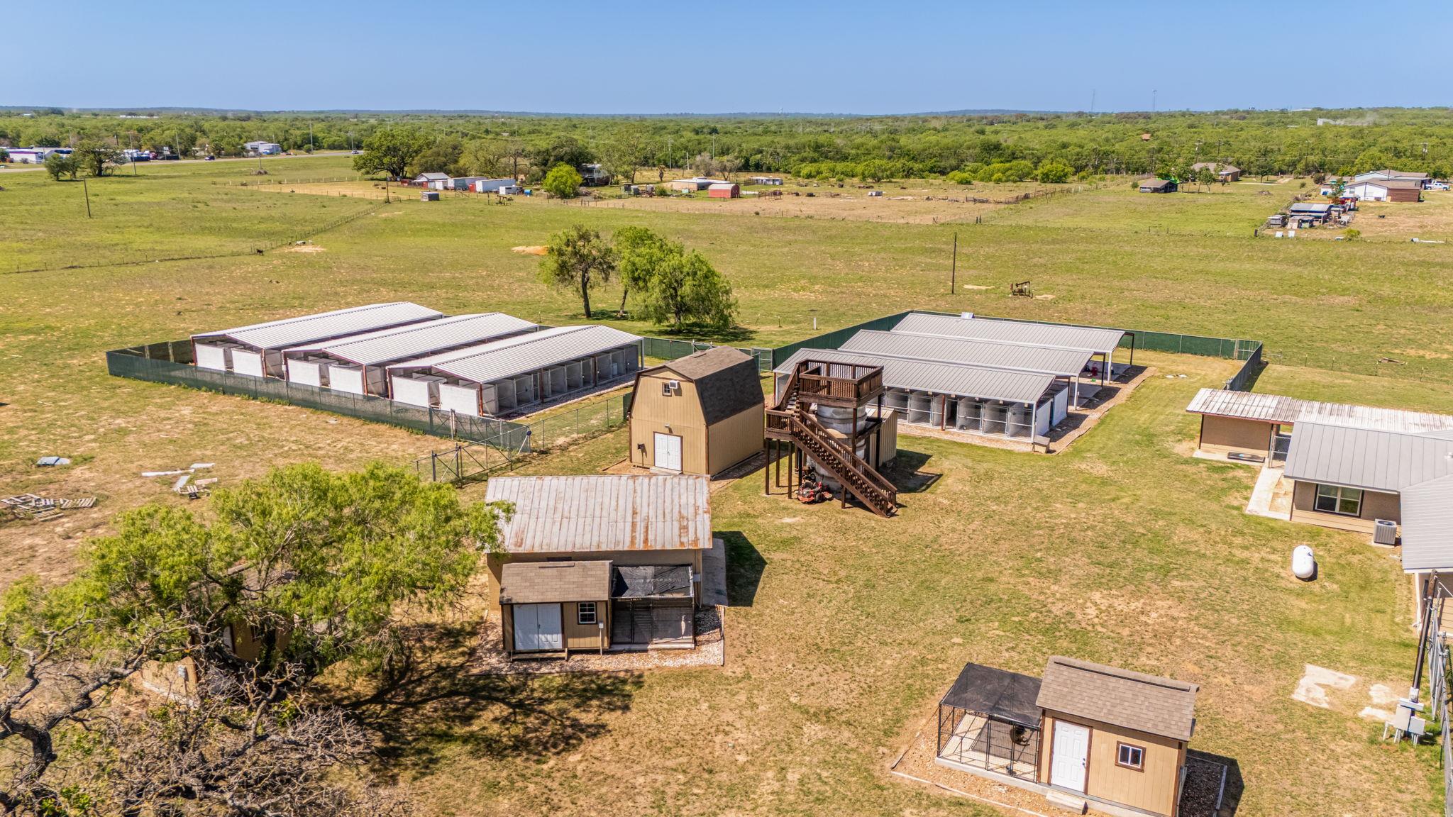 5800 Curran Dr, Von Ormy, TX 78073