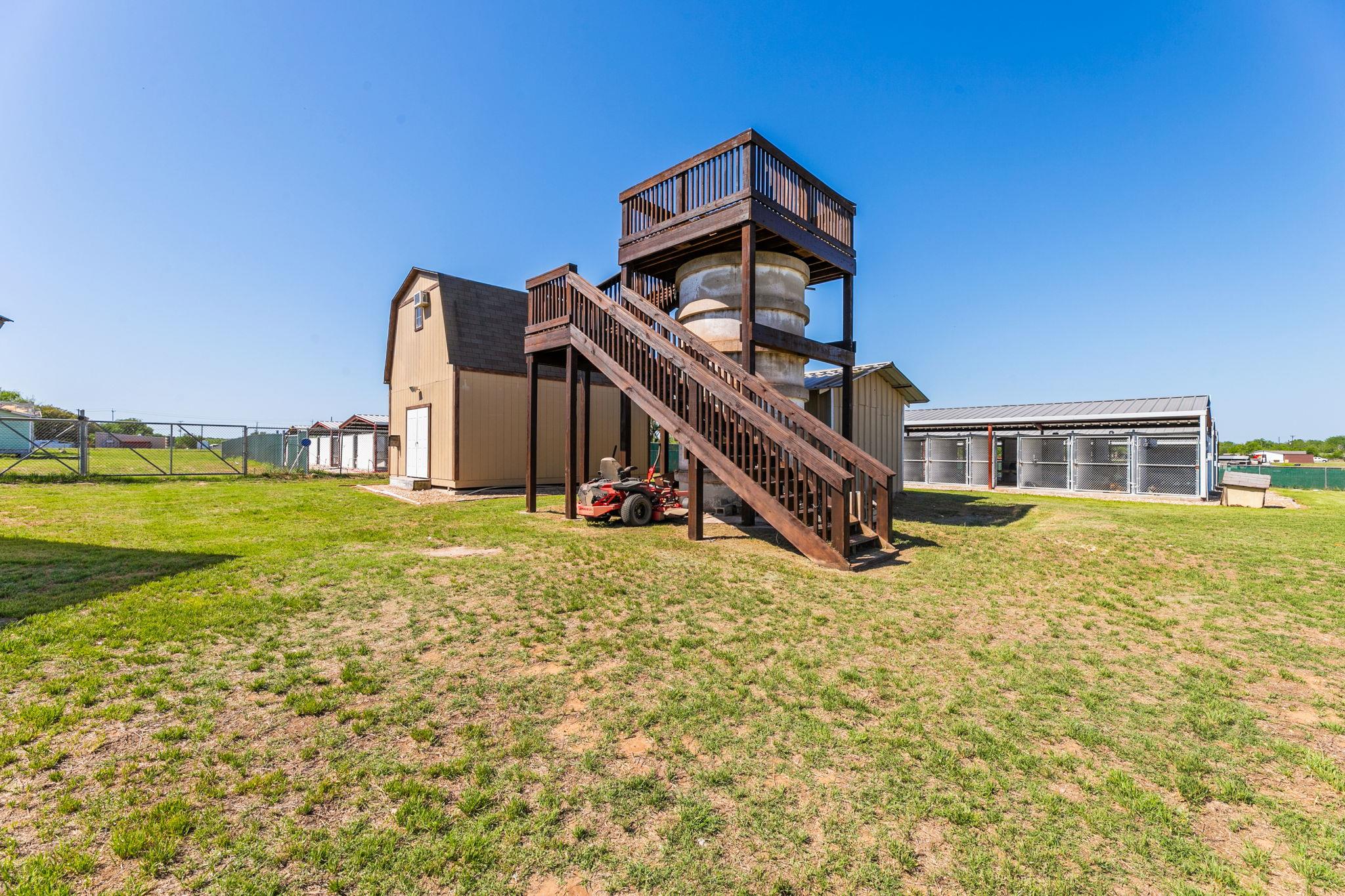 5800 Curran Dr, Von Ormy, TX 78073