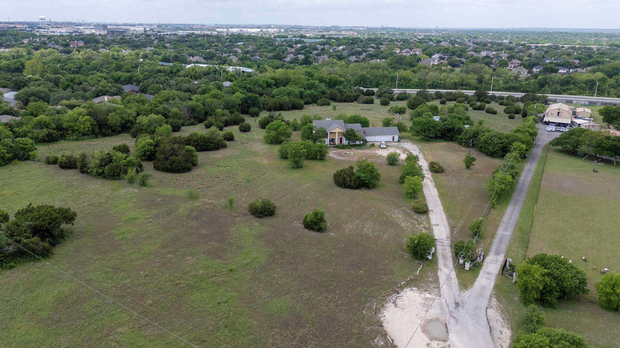 1294 Johnson Ln, Round Rock, TX 78665