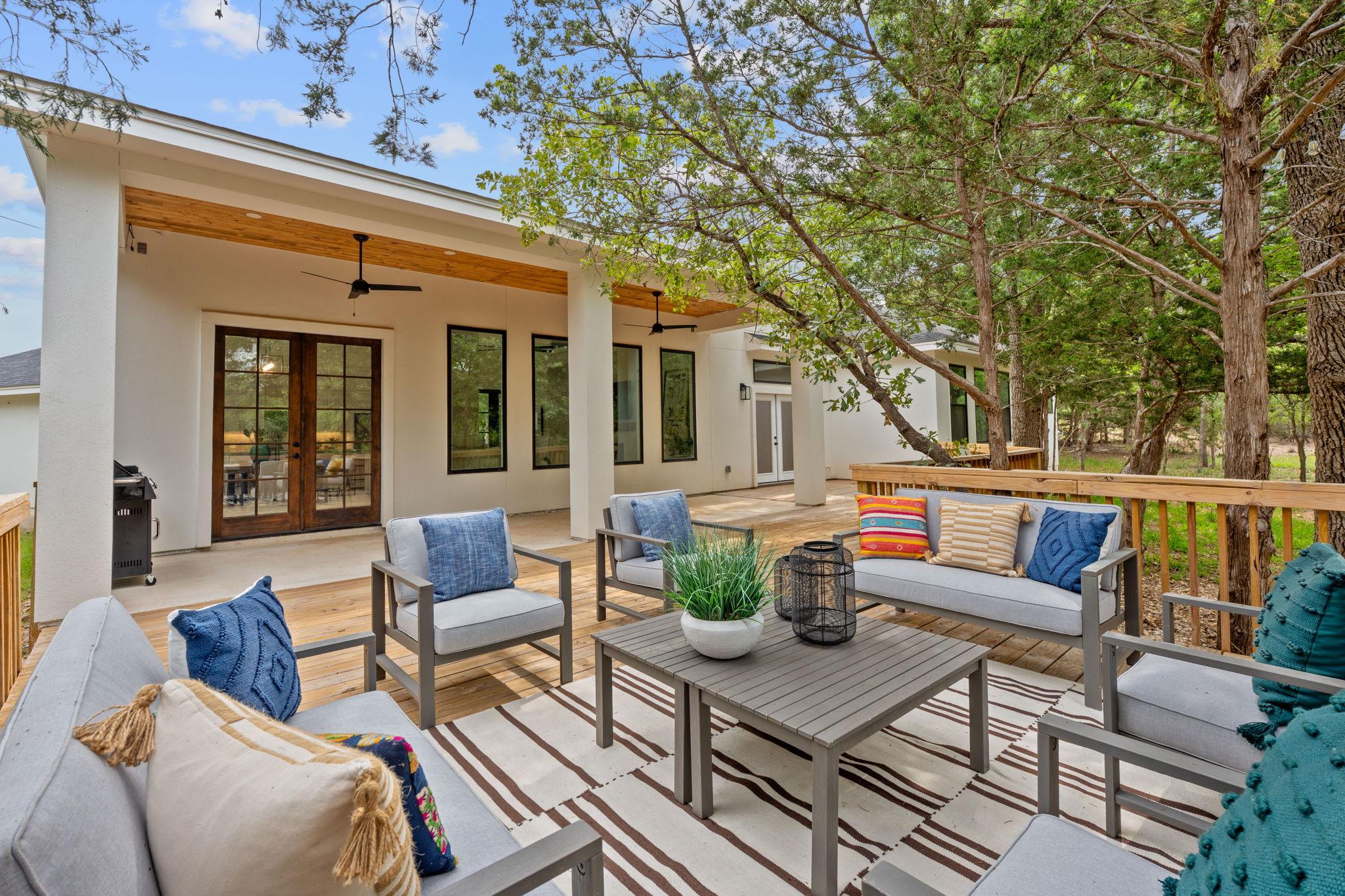 103 Mills Xing, Bastrop, TX 78602