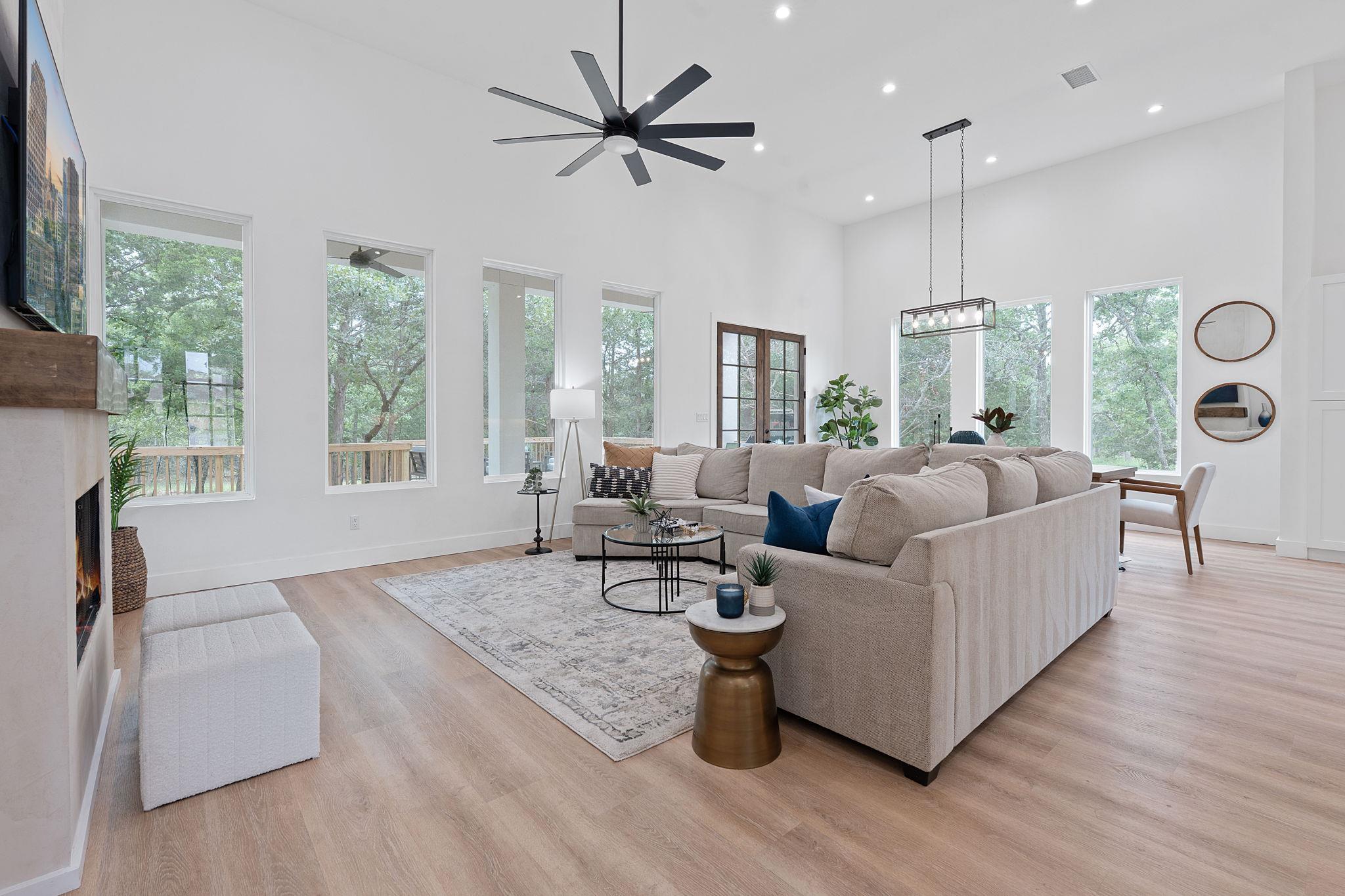 103 Mills Xing, Bastrop, TX 78602