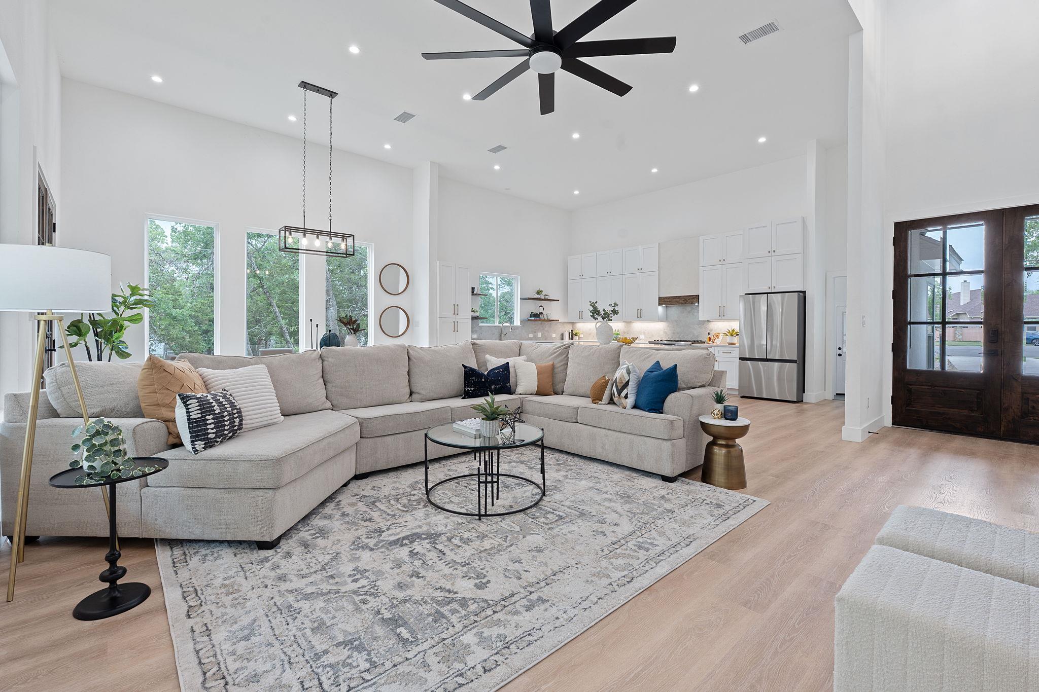 103 Mills Xing, Bastrop, TX 78602