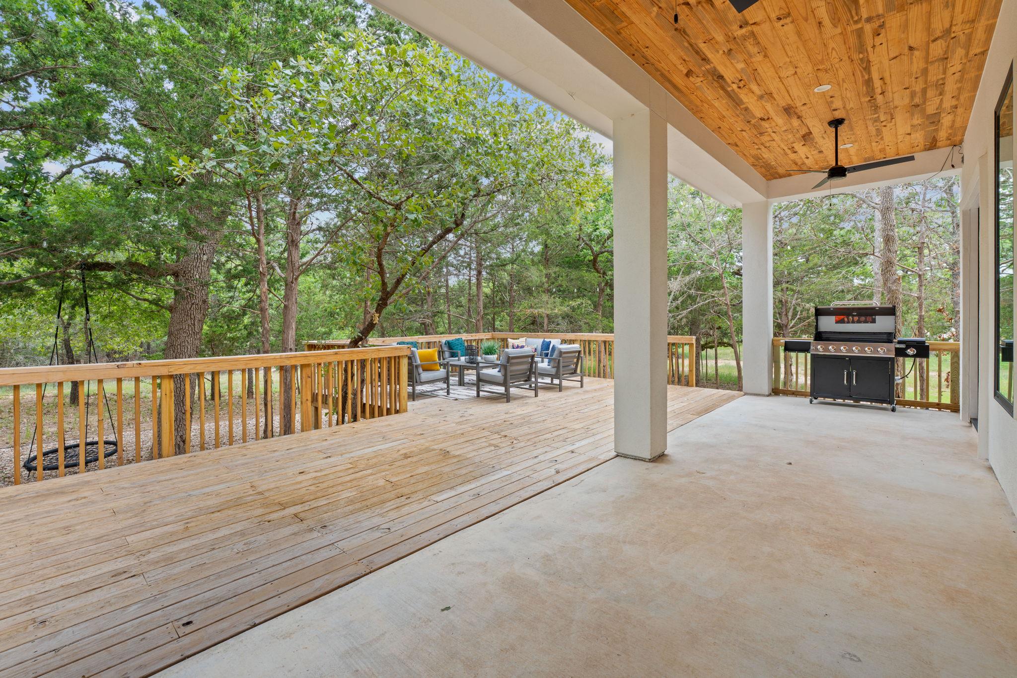 103 Mills Xing, Bastrop, TX 78602