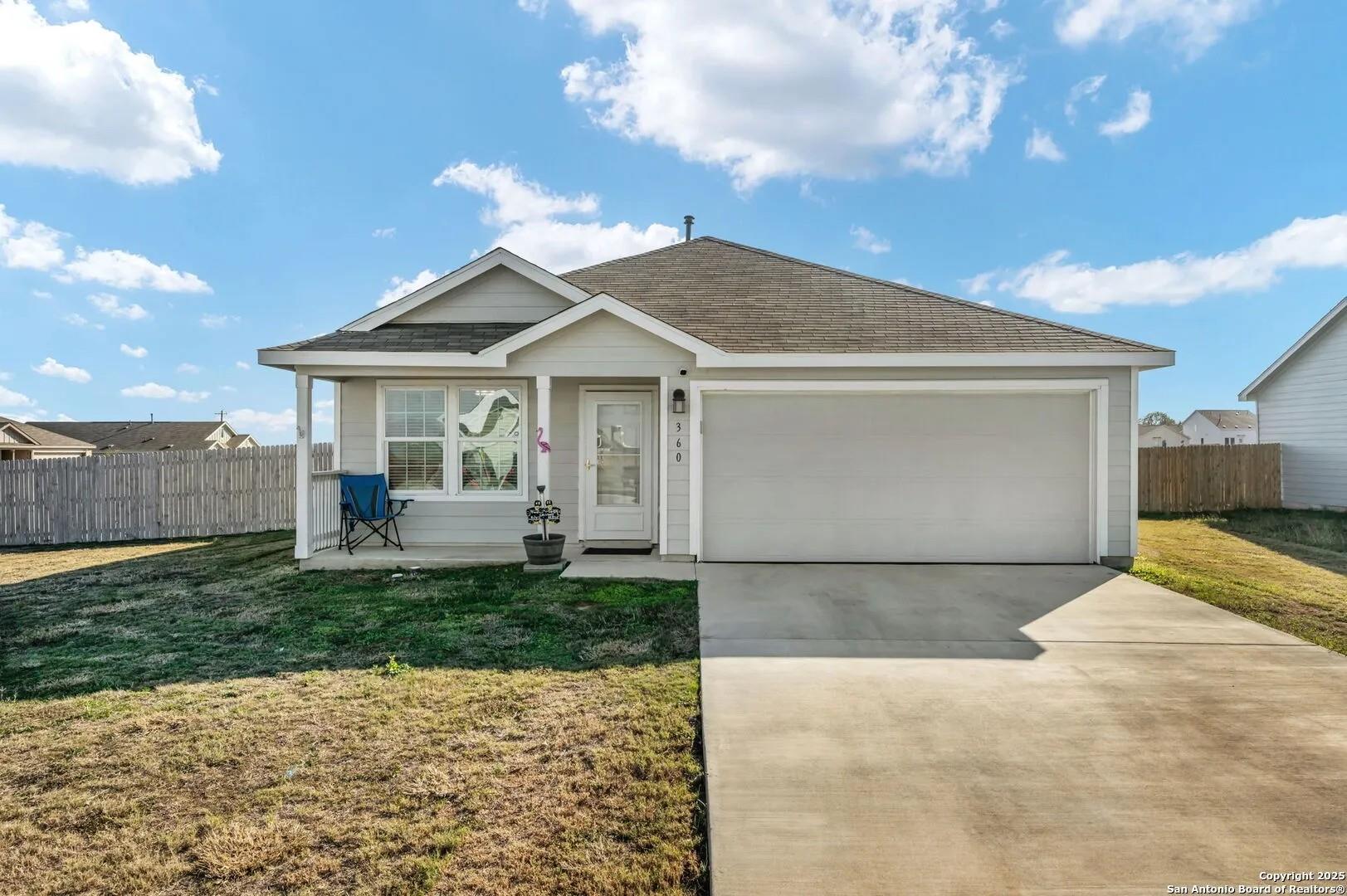 360 Agave Cir, Jourdanton, TX 78026