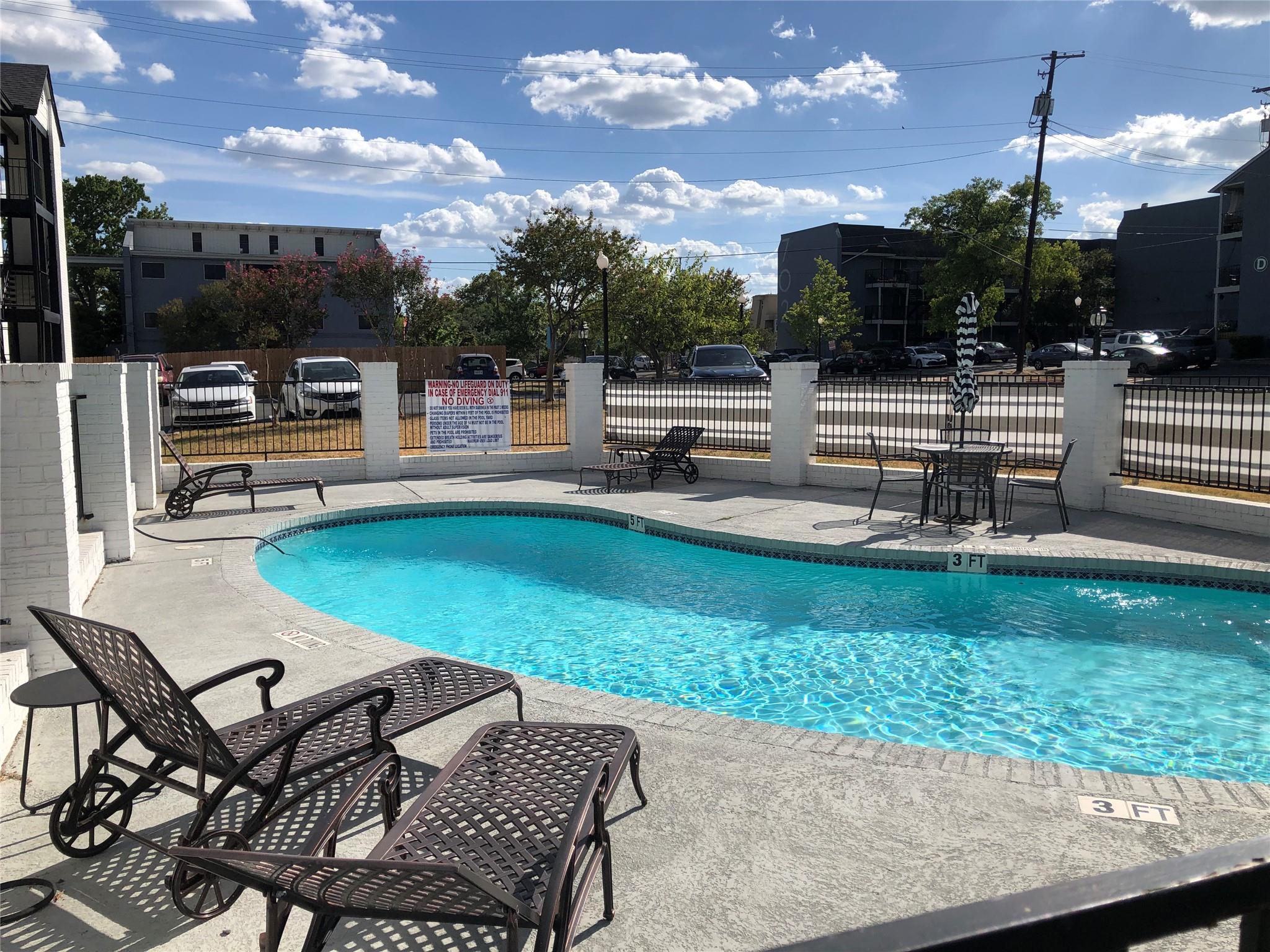 6409 Burns St # 306, Austin, TX 78752