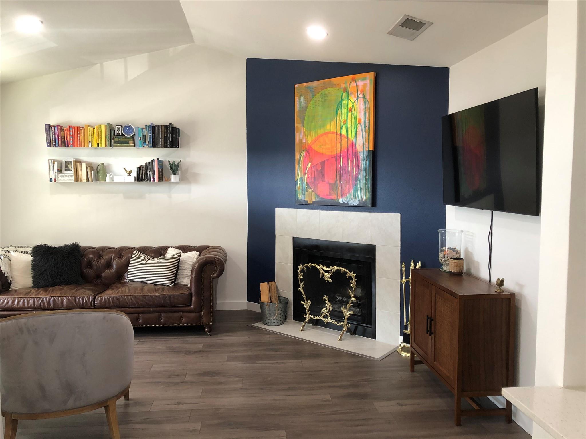 6409 Burns St # 306, Austin, TX 78752