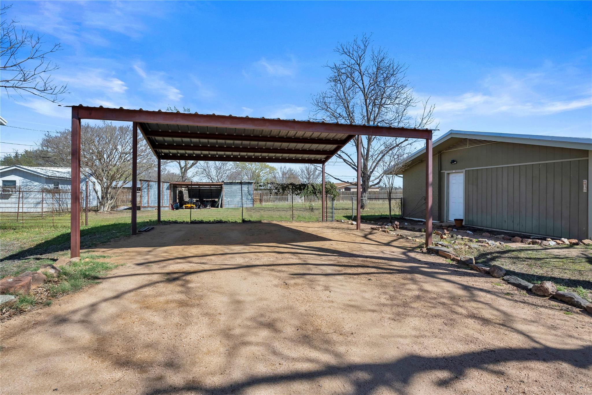 1309 E Brown St, Llano, TX 78643