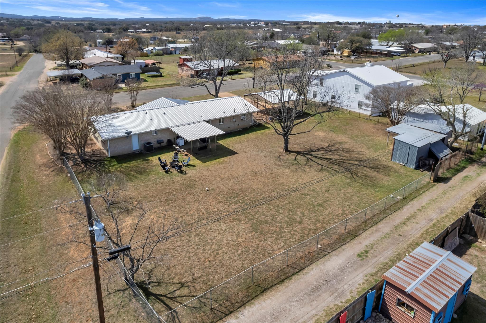 1309 E Brown St, Llano, TX 78643