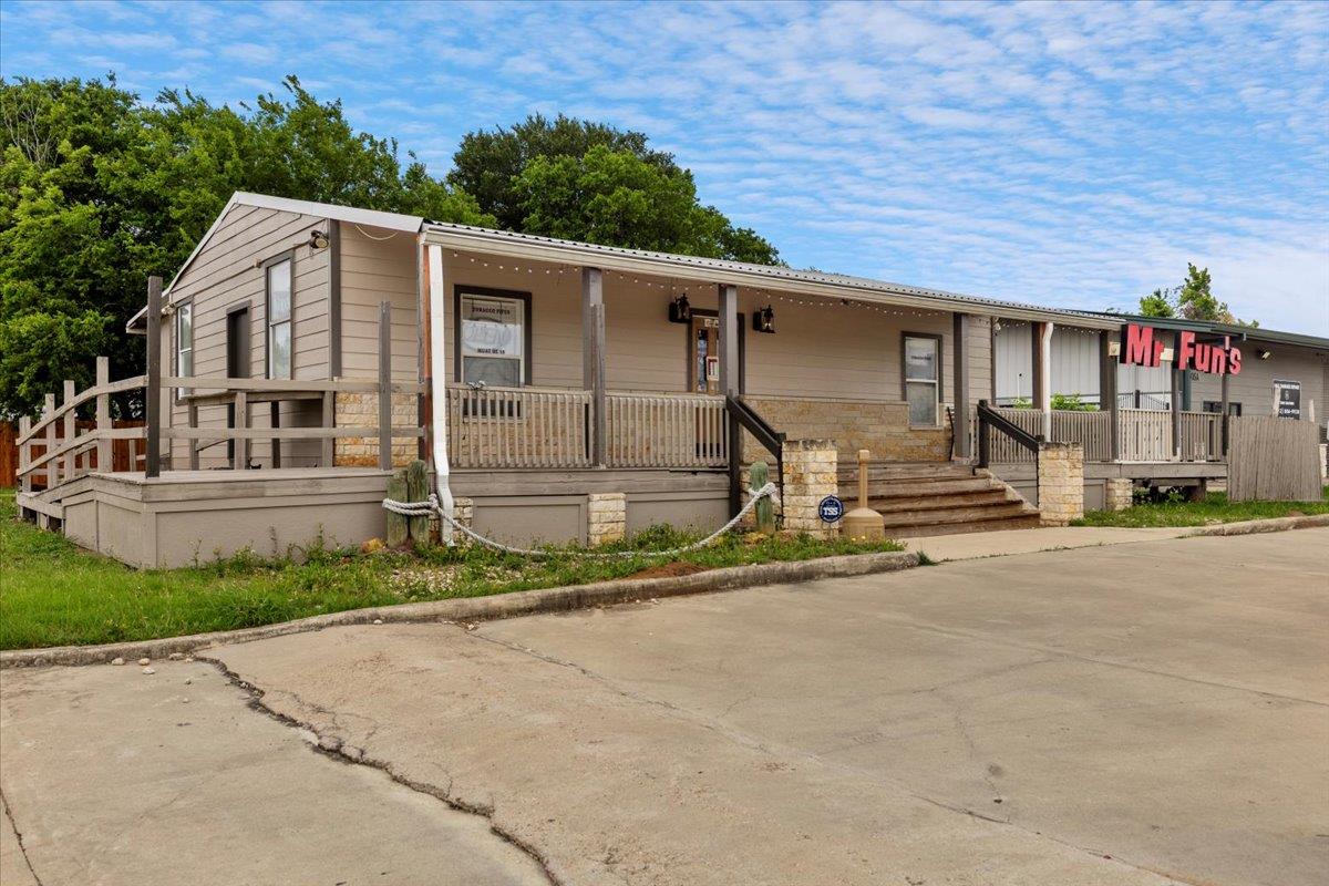 1002 College St, Bastrop, TX 78602