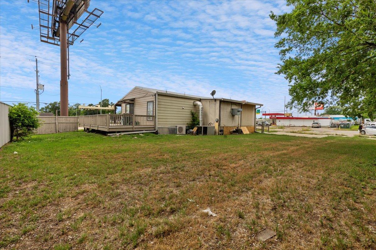 1002 College St, Bastrop, TX 78602