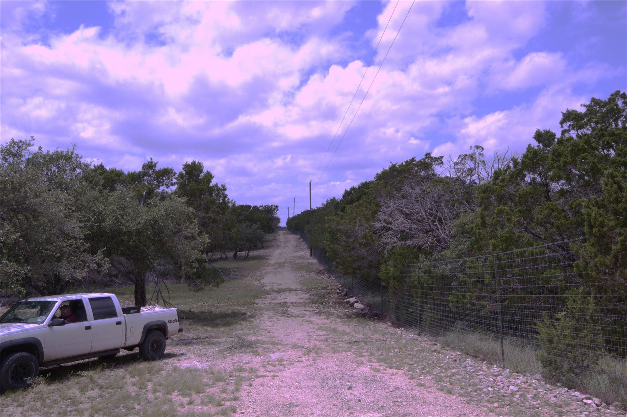 51 Dead End Rd., Mountain Home, TX 78058