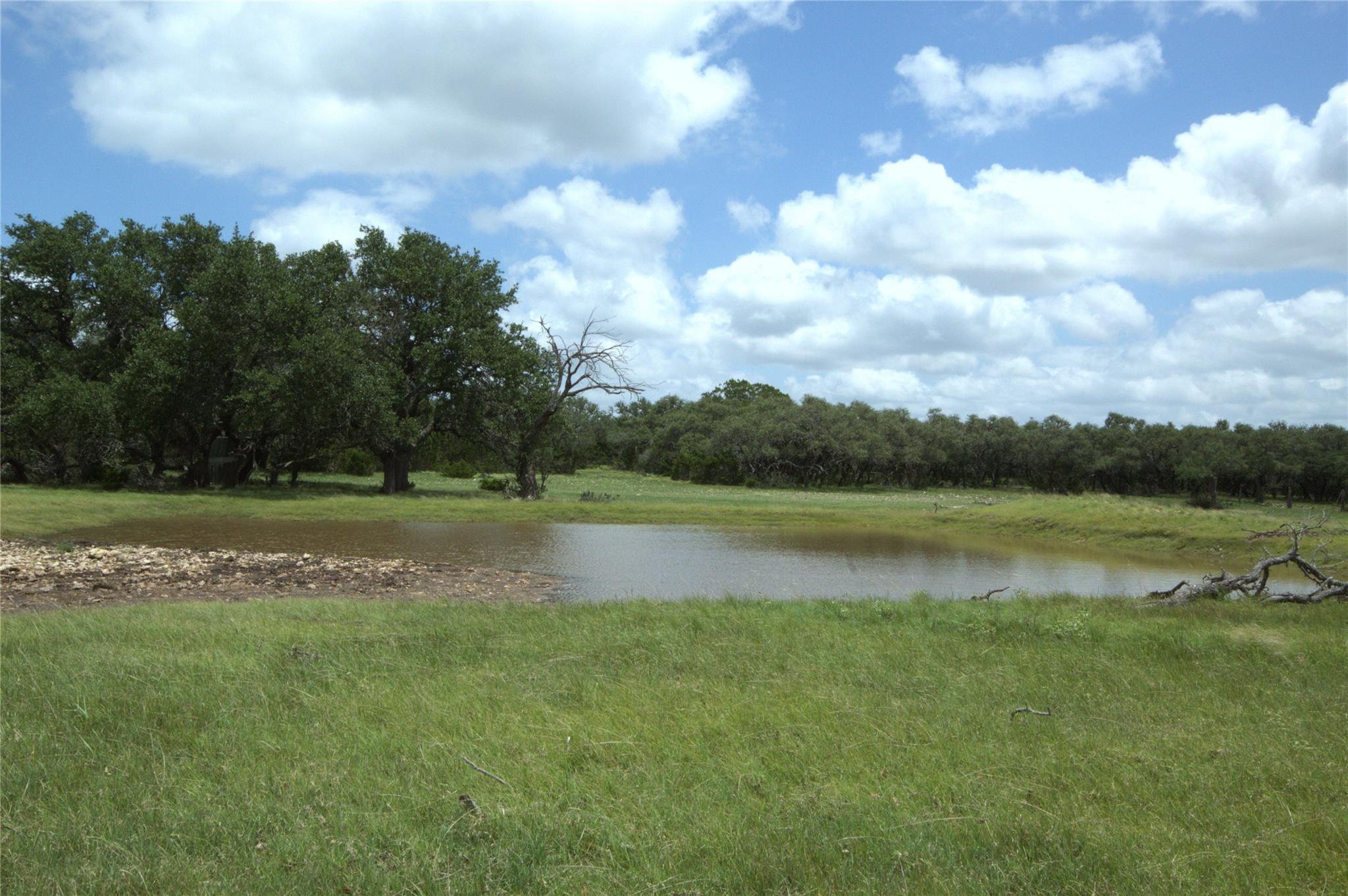 51 Dead End Rd., Mountain Home, TX 78058