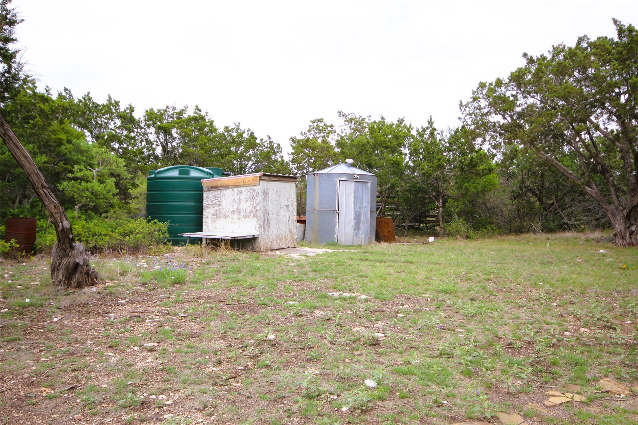 51 Dead End Rd., Mountain Home, TX 78058