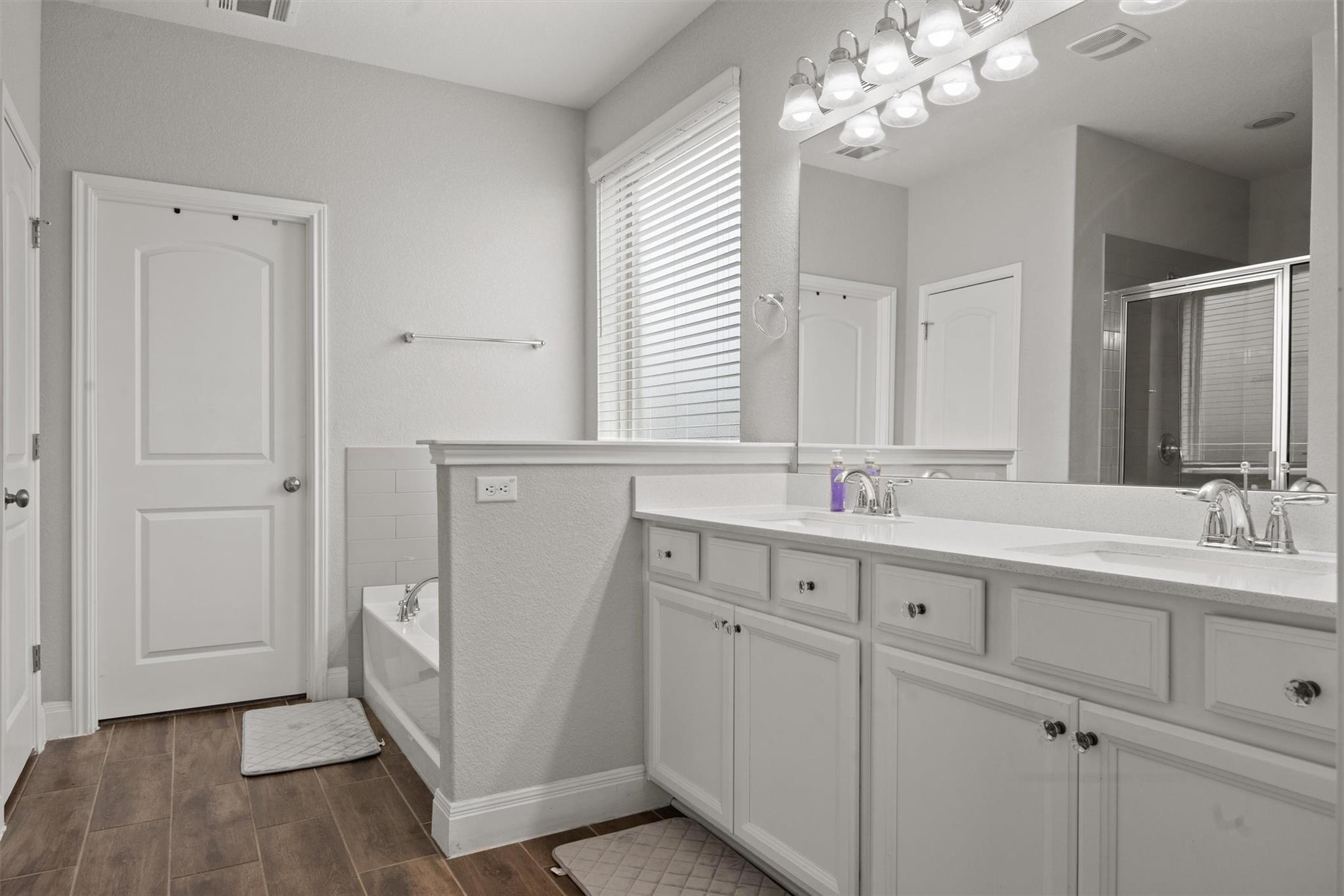 7404 Leonardo Dr, Round Rock, TX 78665