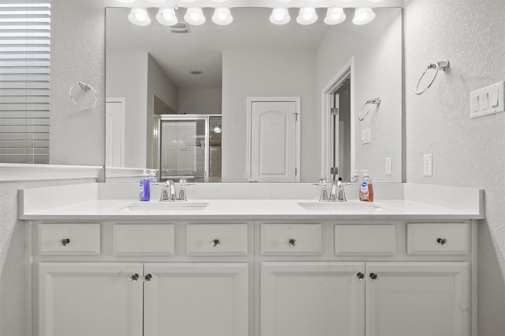 7404 Leonardo Dr, Round Rock, TX 78665