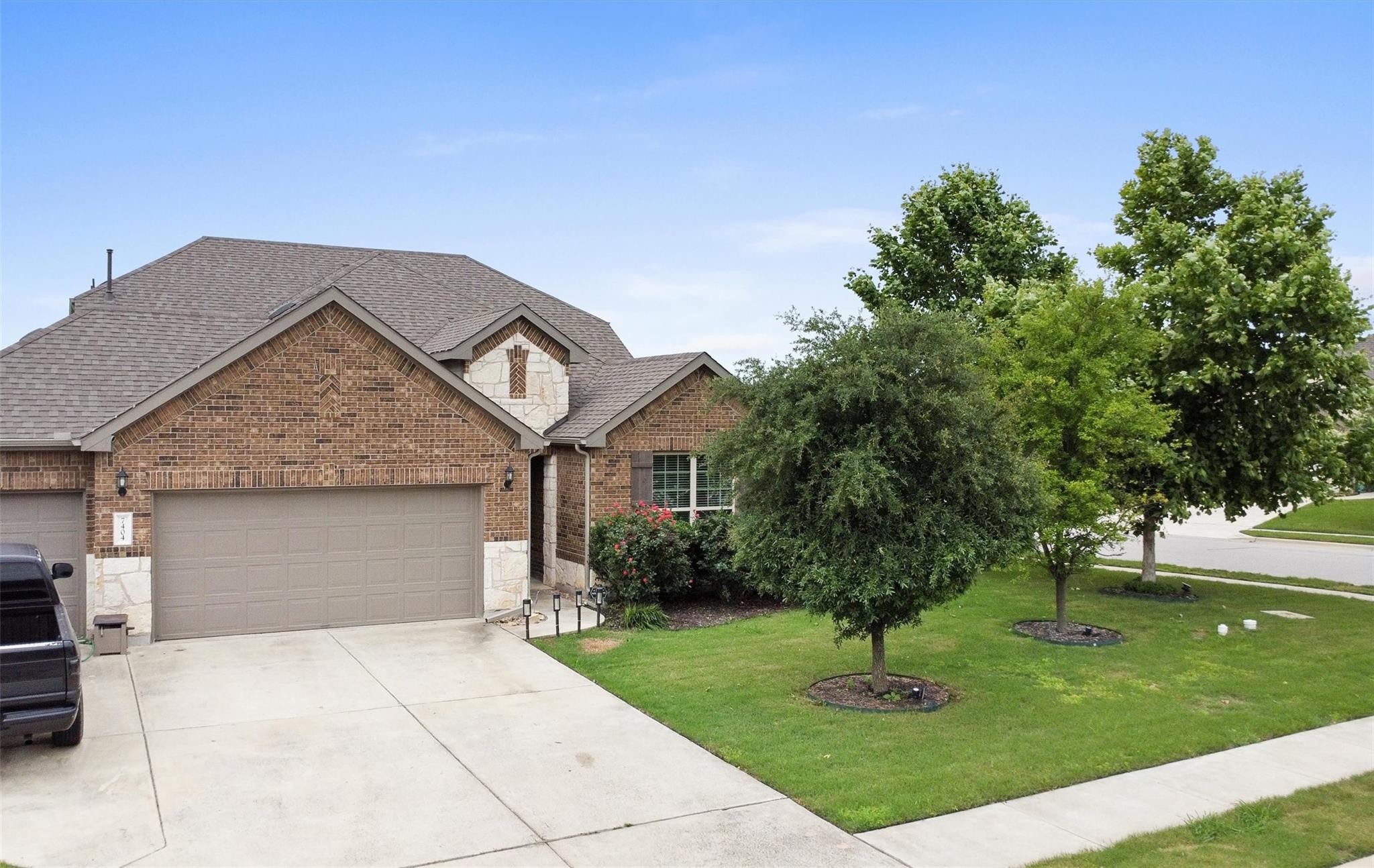 7404 Leonardo Dr, Round Rock, TX 78665