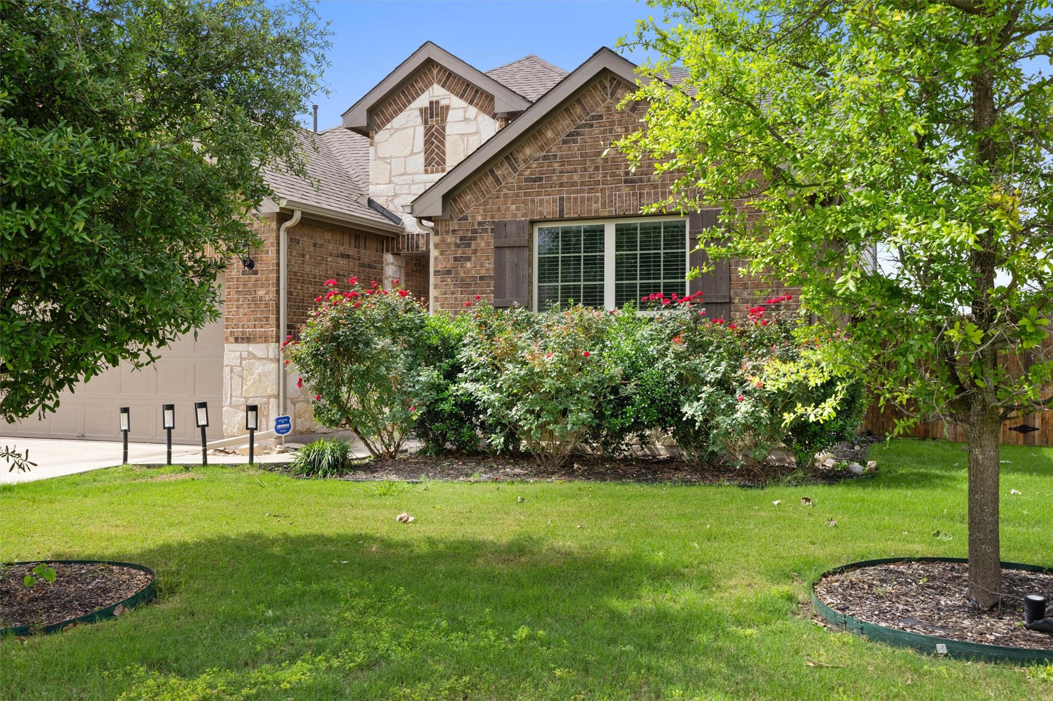 7404 Leonardo Dr, Round Rock, TX 78665