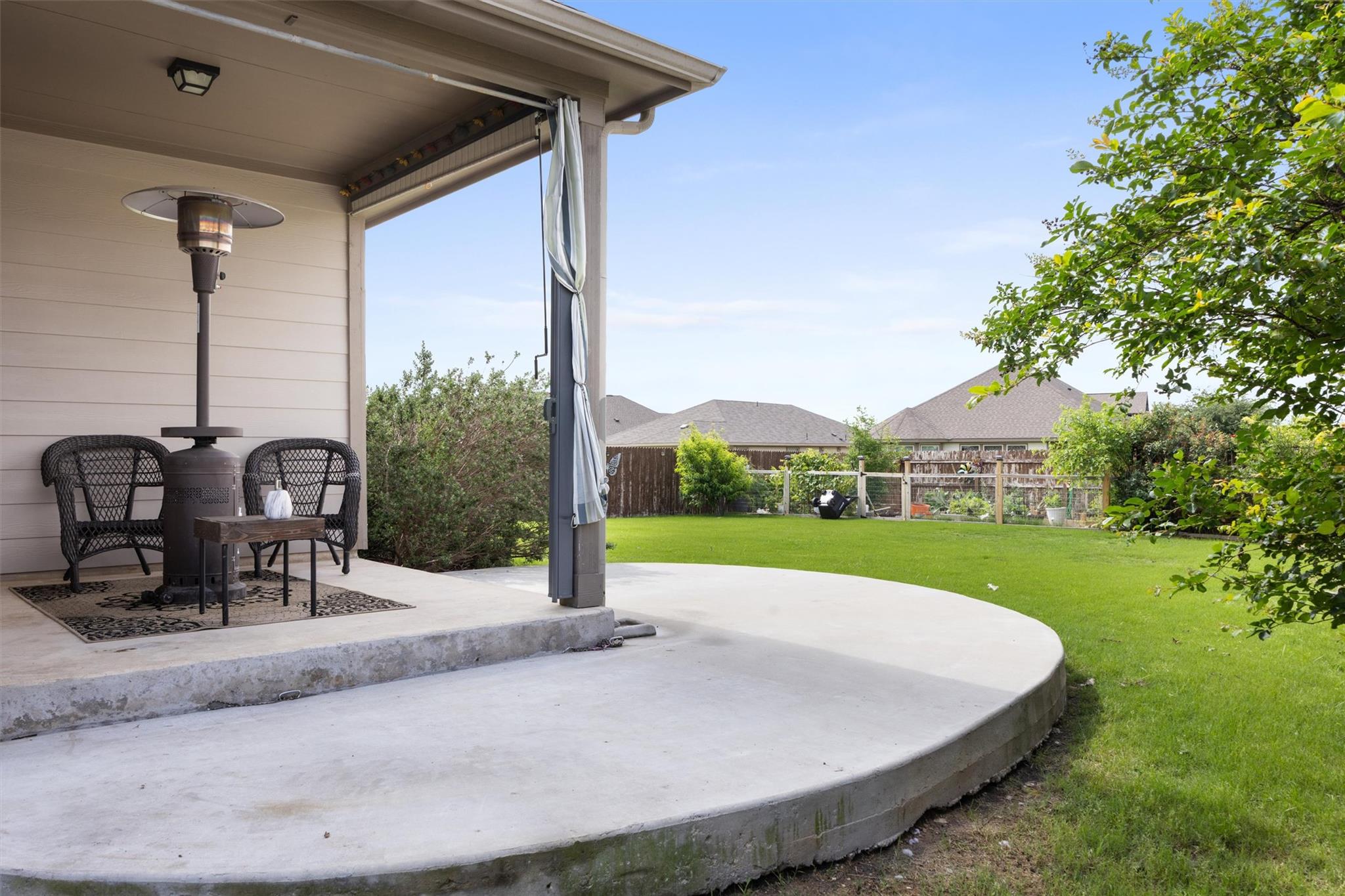 7404 Leonardo Dr, Round Rock, TX 78665