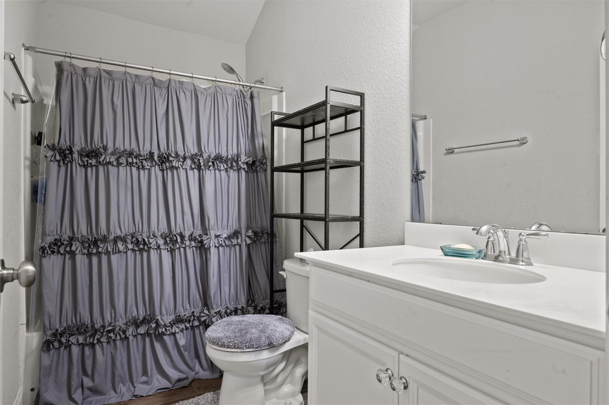 7404 Leonardo Dr, Round Rock, TX 78665