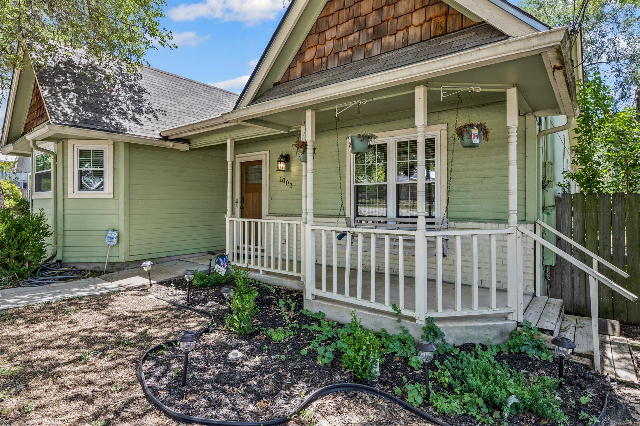 1007 N Bishop St, San Marcos, TX 78666