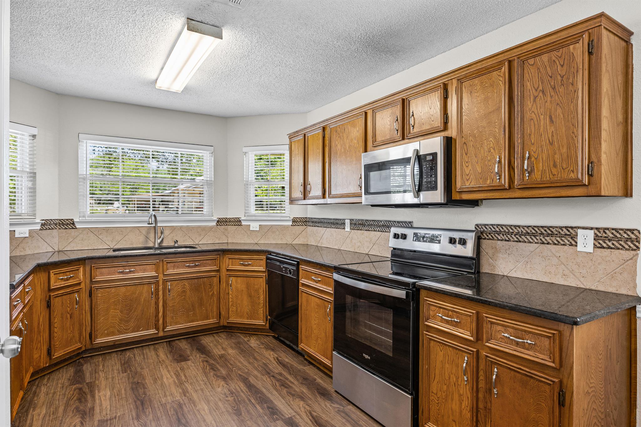 1007 N Bishop St, San Marcos, TX 78666