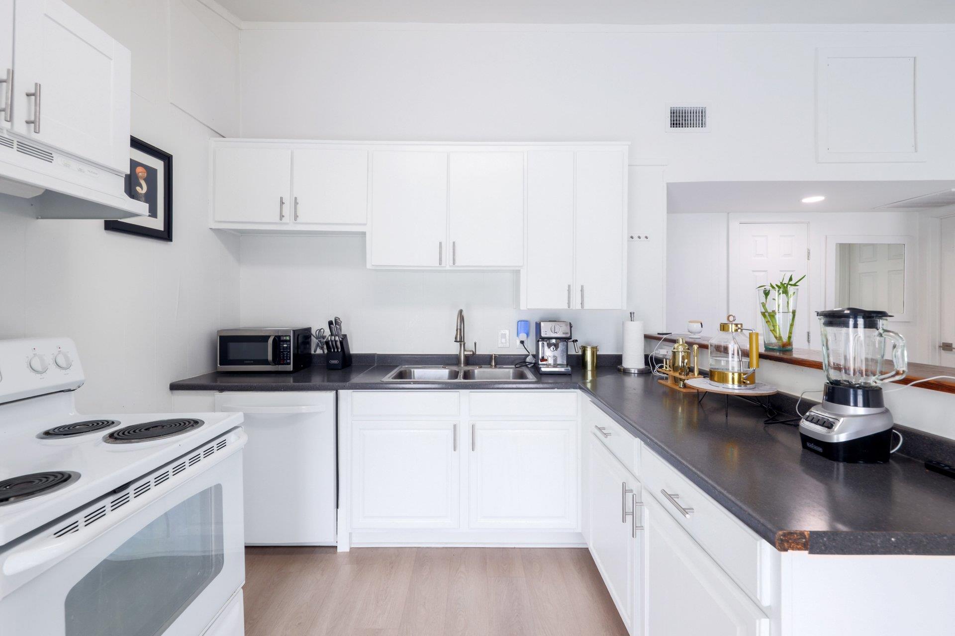 2401 De Soto Dr, Austin, TX 78733