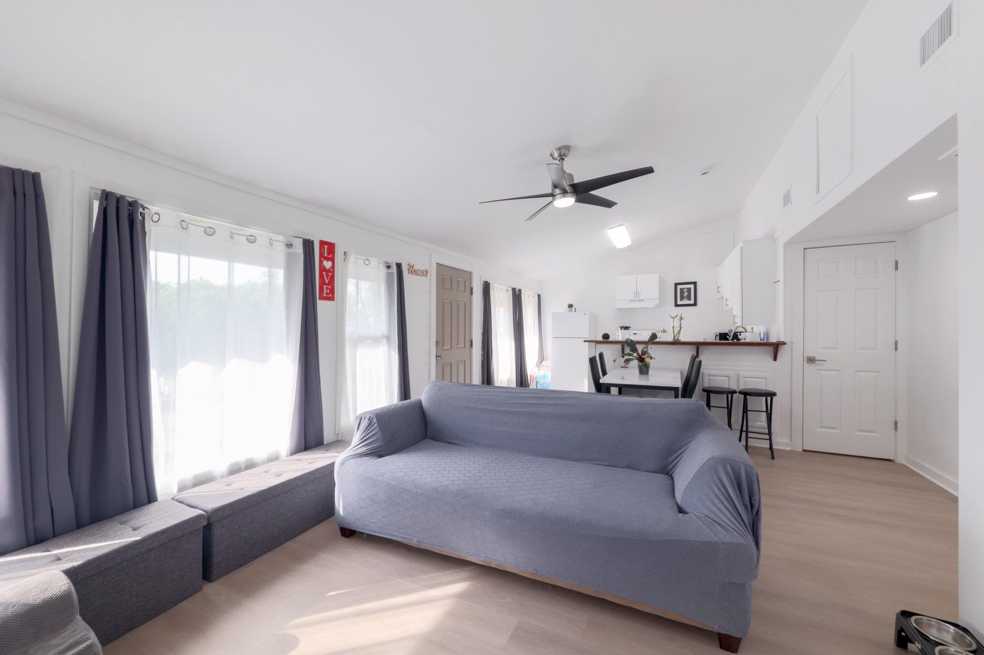 2401 De Soto Dr, Austin, TX 78733