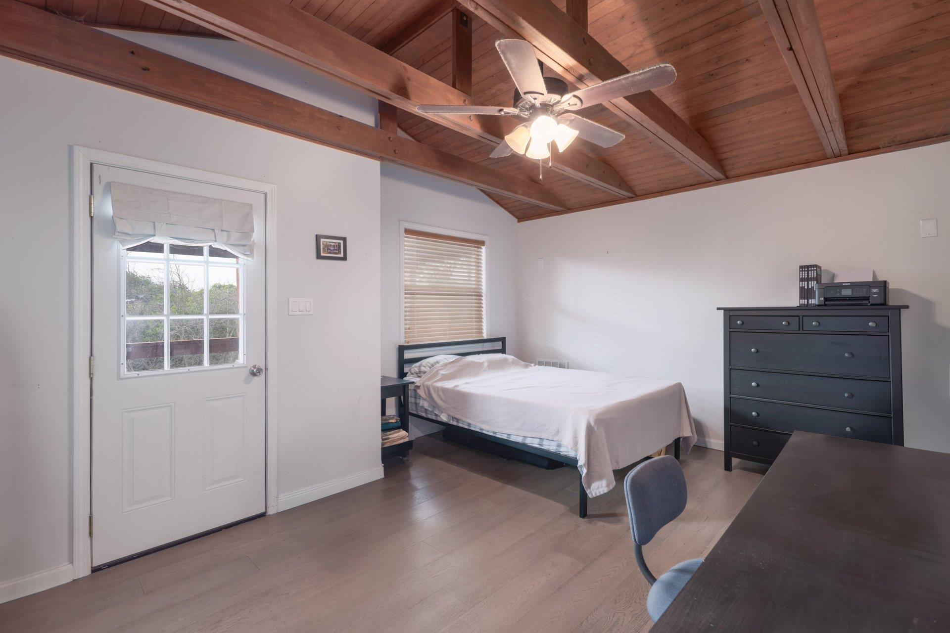 2401 De Soto Dr, Austin, TX 78733