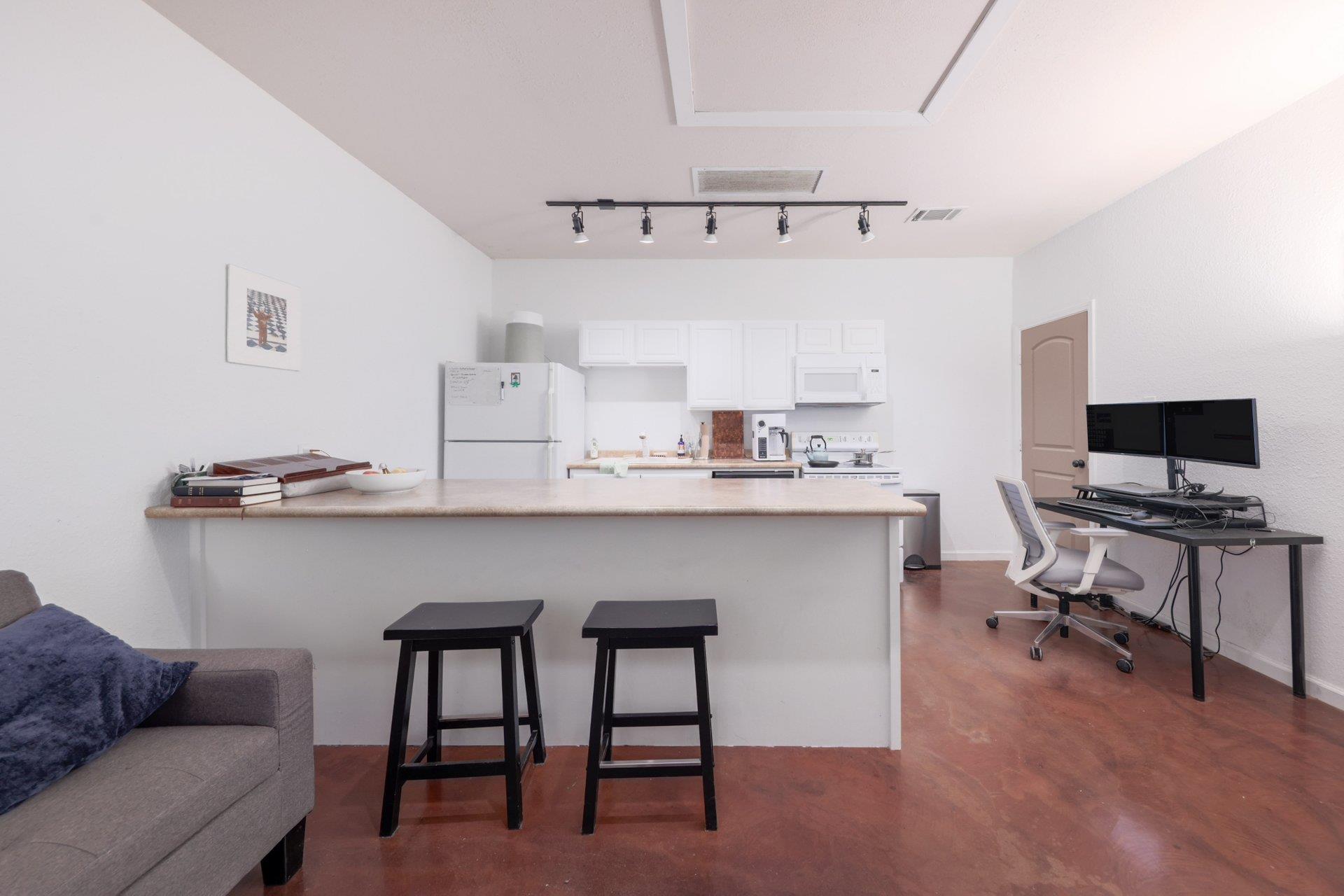 2401 De Soto Dr, Austin, TX 78733