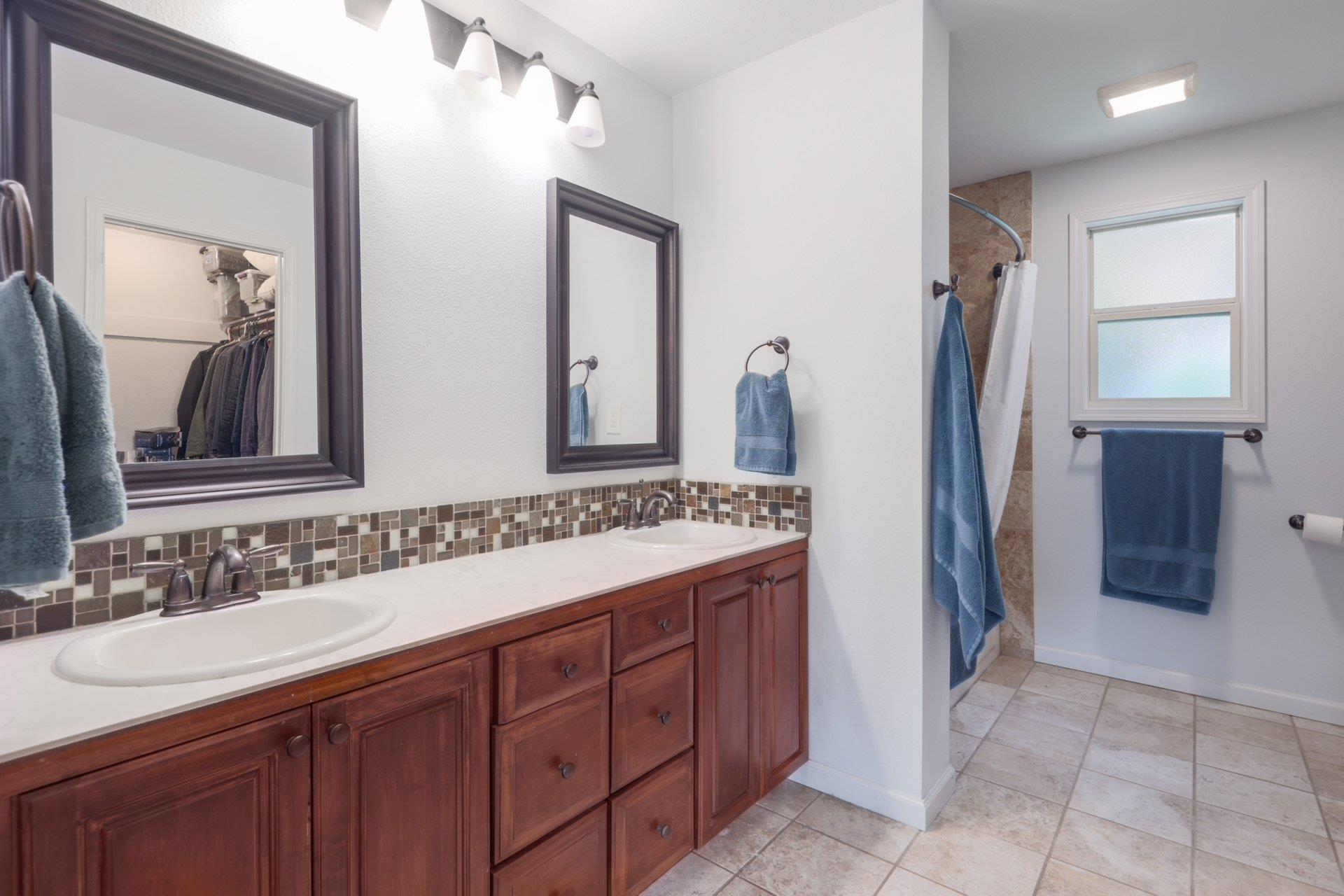 2401 De Soto Dr, Austin, TX 78733