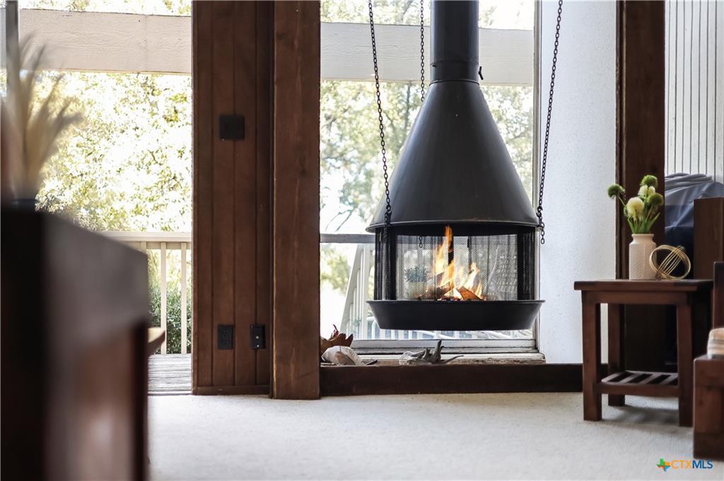 133 Comanche Pt, Point Venture, TX 78645