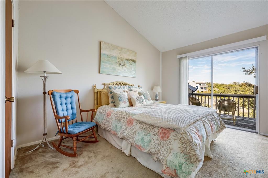 133 Comanche Pt, Point Venture, TX 78645