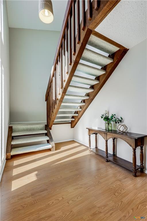 133 Comanche Pt, Point Venture, TX 78645