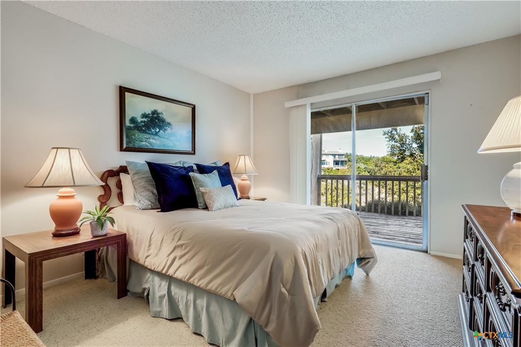 133 Comanche Pt, Point Venture, TX 78645