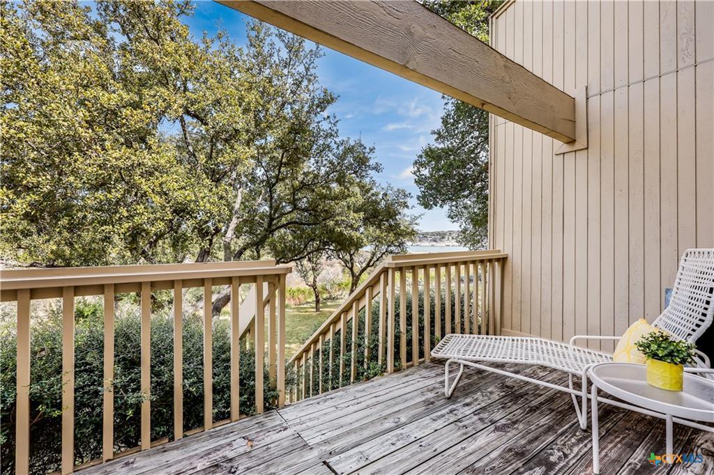133 Comanche Pt, Point Venture, TX 78645