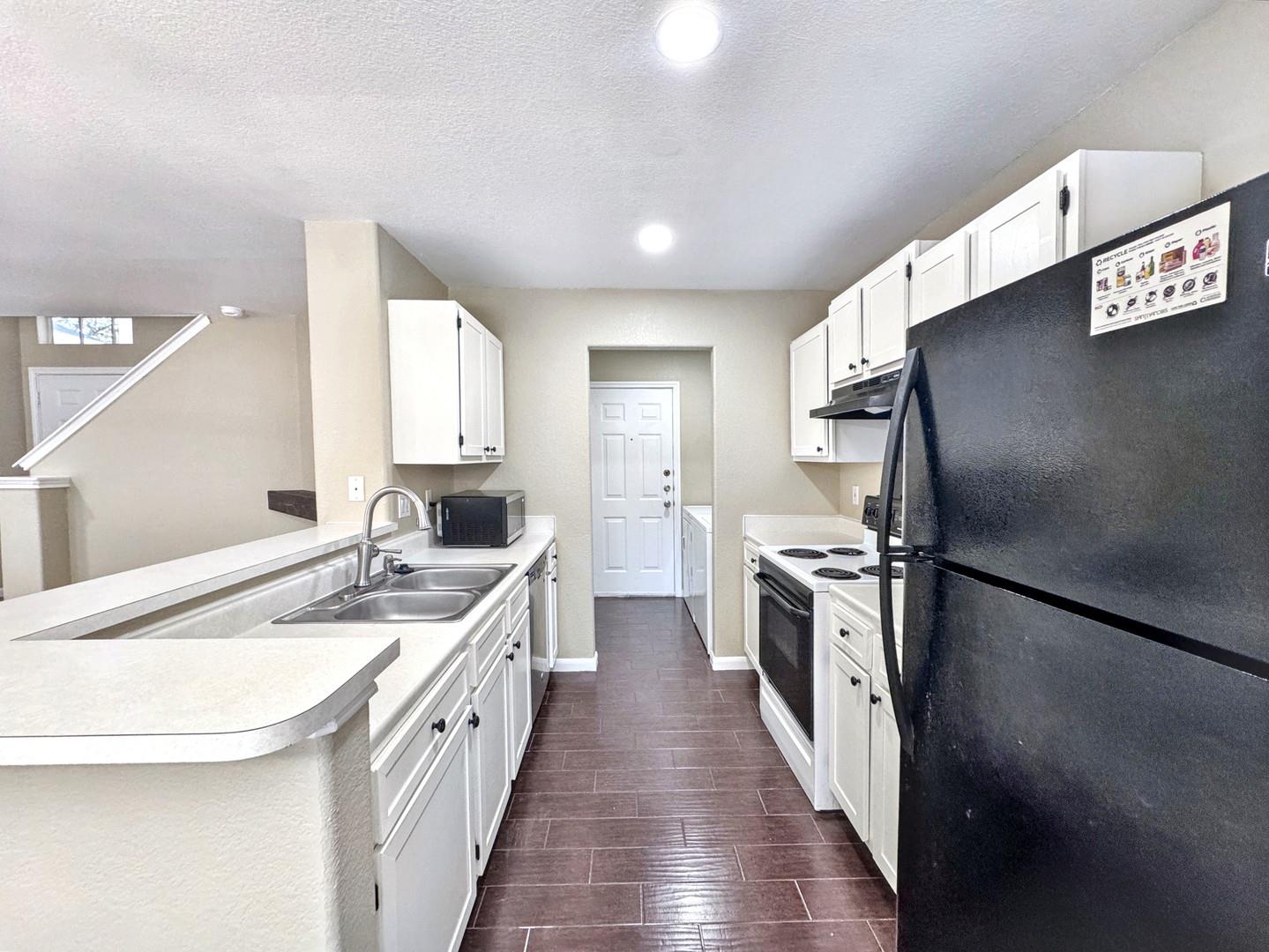 833 Sagewood Trl, San Marcos, TX 78666