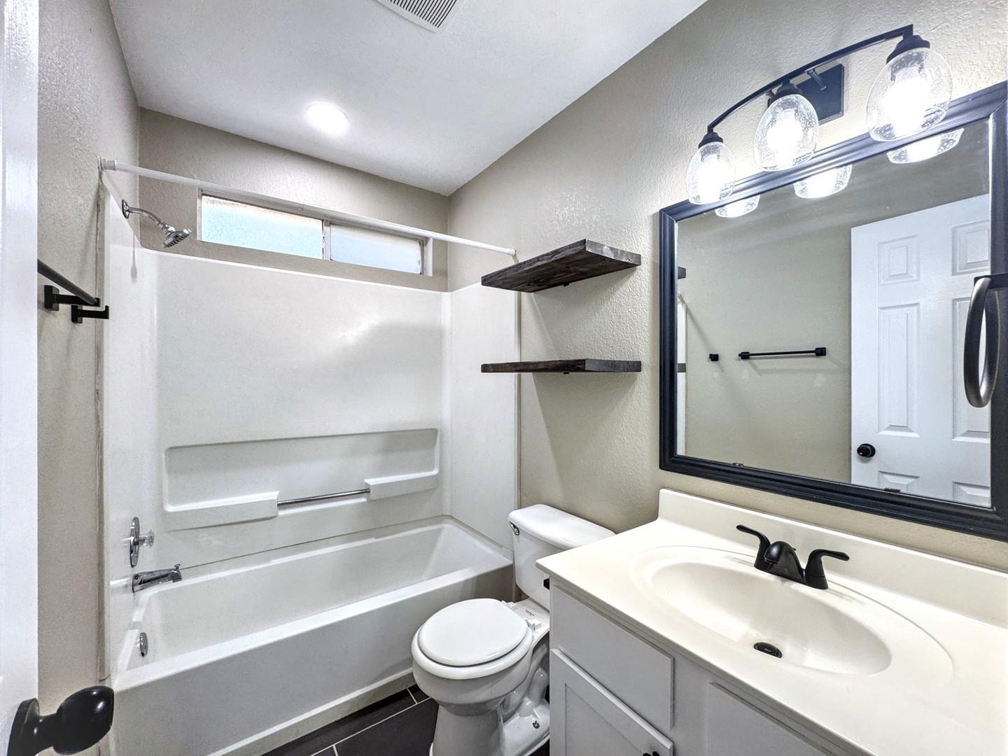 833 Sagewood Trl, San Marcos, TX 78666