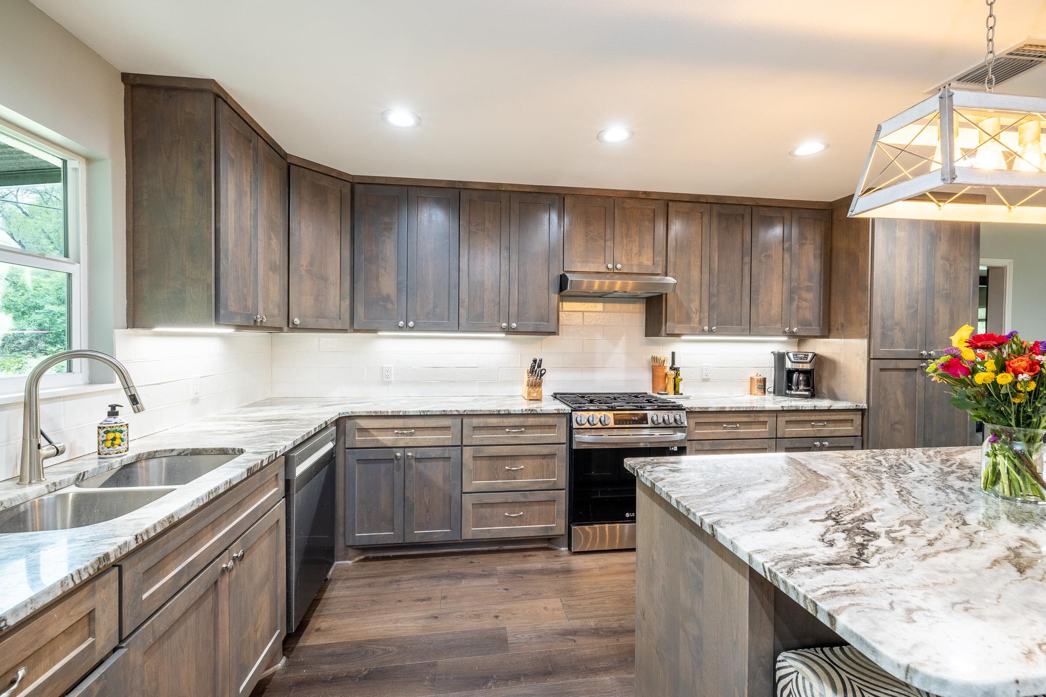 1318 Neuman St, Gonzales, TX 78629