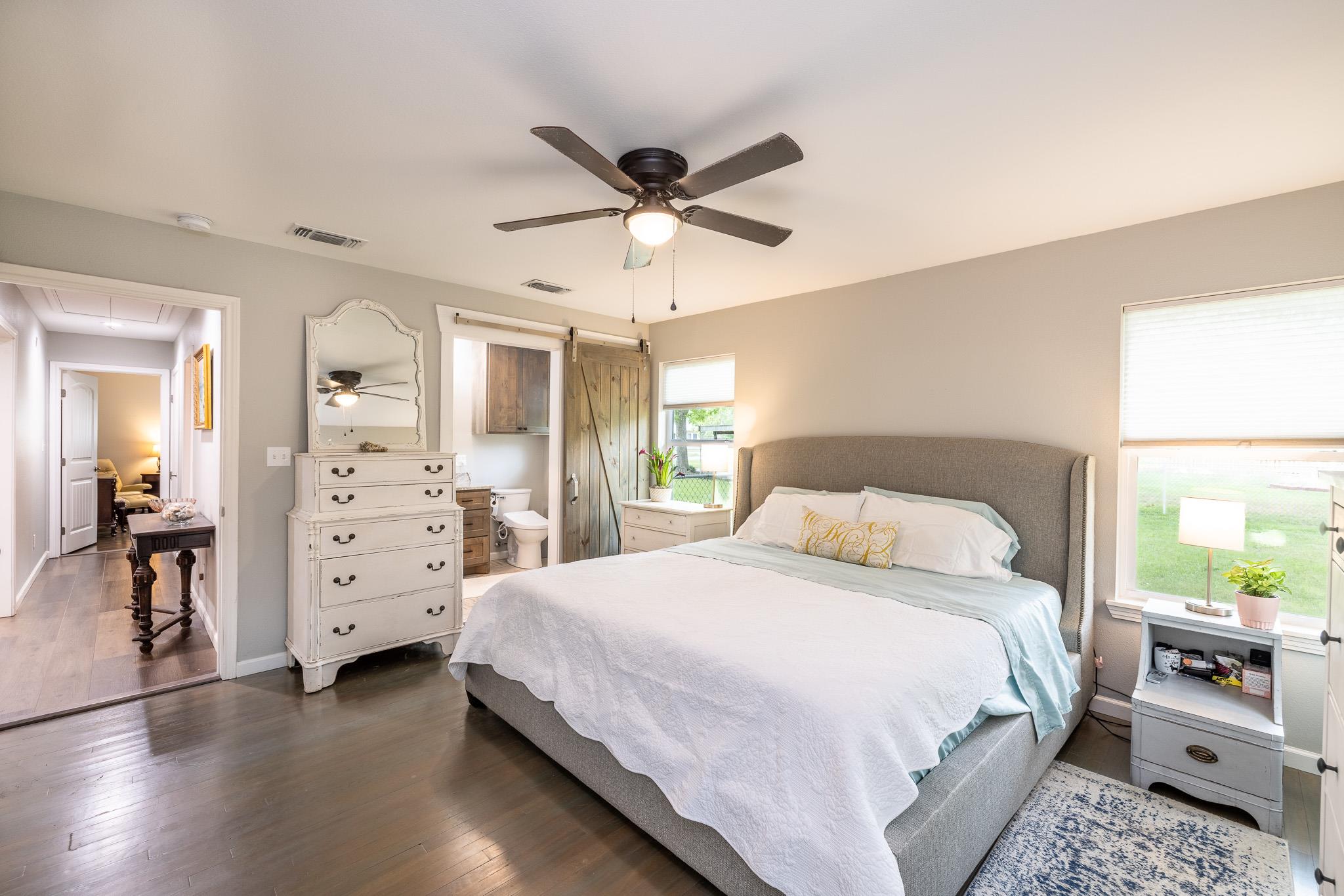 1318 Neuman St, Gonzales, TX 78629