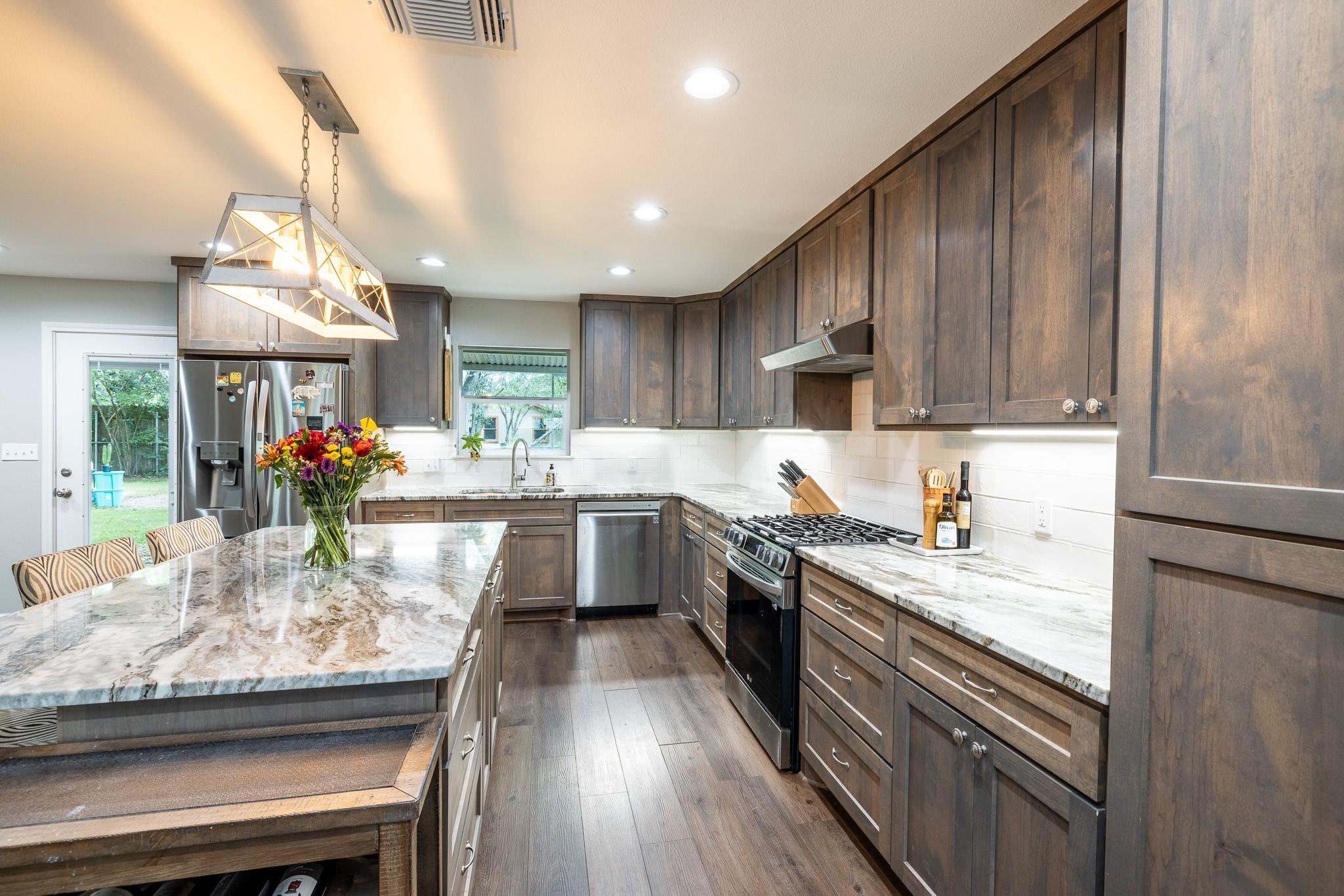 1318 Neuman St, Gonzales, TX 78629