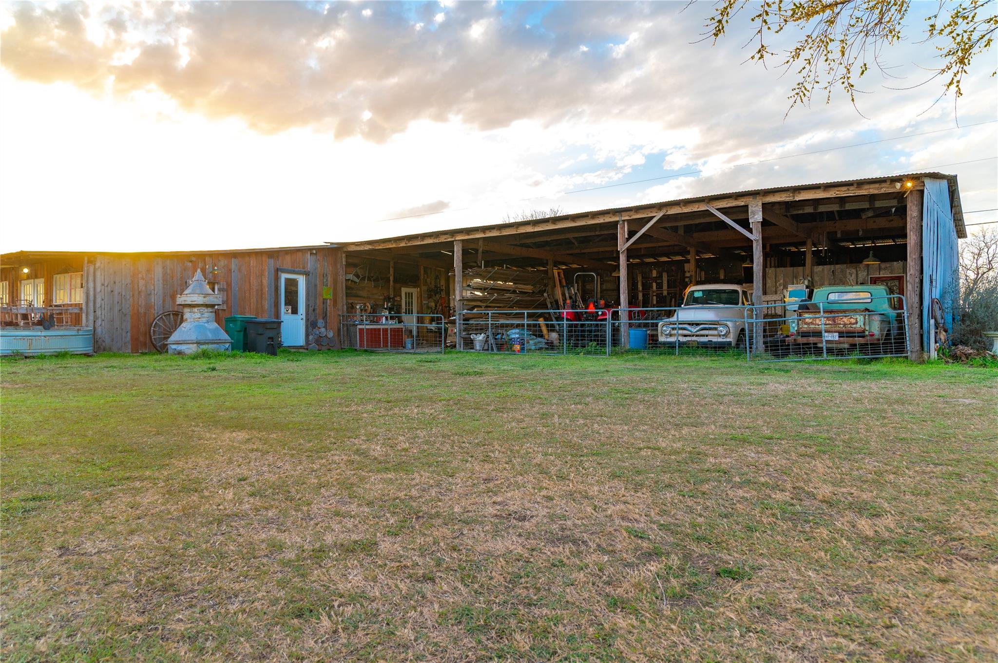 7150 Linne Rd, Seguin, TX 78155