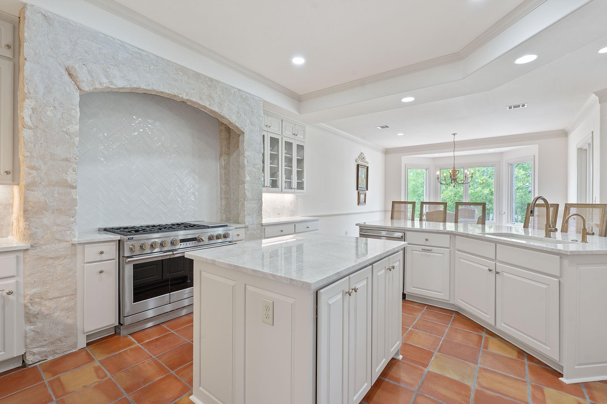 21936 Briarcliff Dr, Spicewood, TX 78669