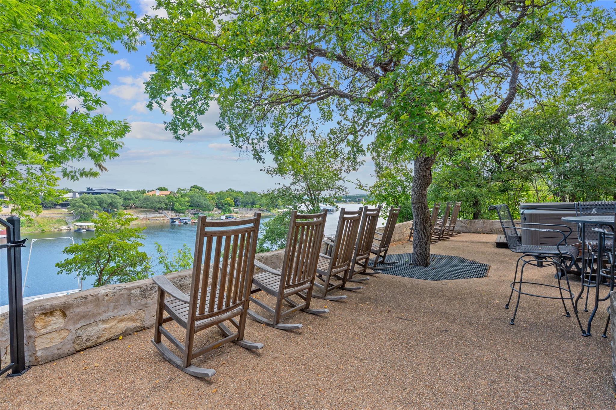 21936 Briarcliff Dr, Spicewood, TX 78669