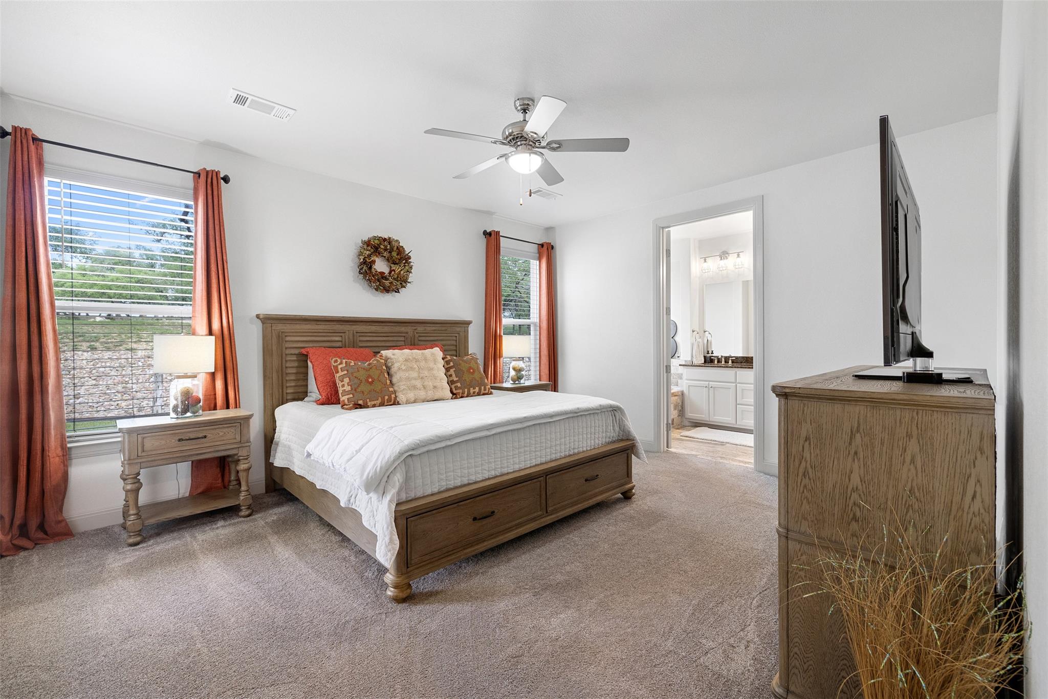 275 Axis Cir, Fredericksburg, TX 78624